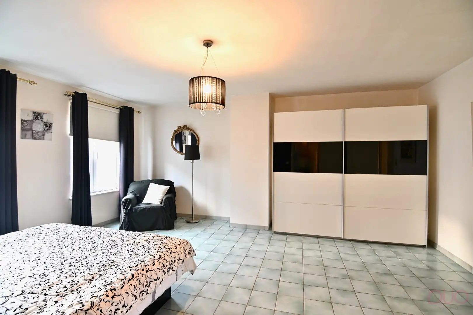 Grote stadswoning met aparte handelsruimte en garage in hartje Sint-Truiden foto 15