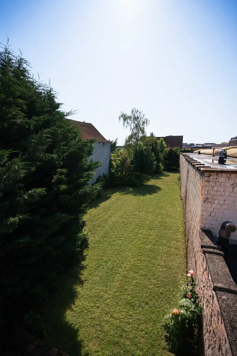 Karaktervolle gesloten bebouwing op toplocatie foto 18