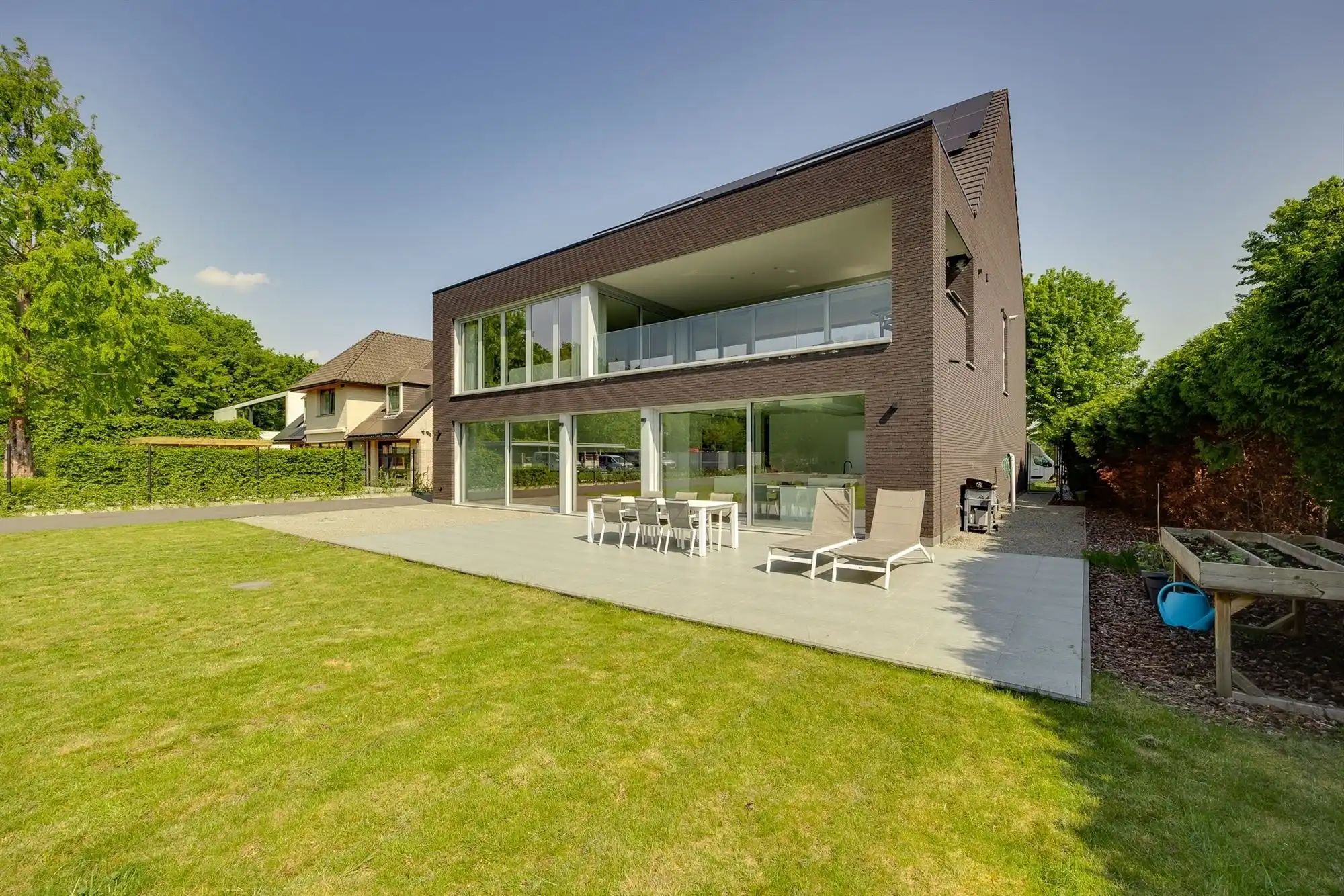 Prachtig afgewerkt gebouw - showroom + villa foto 47
