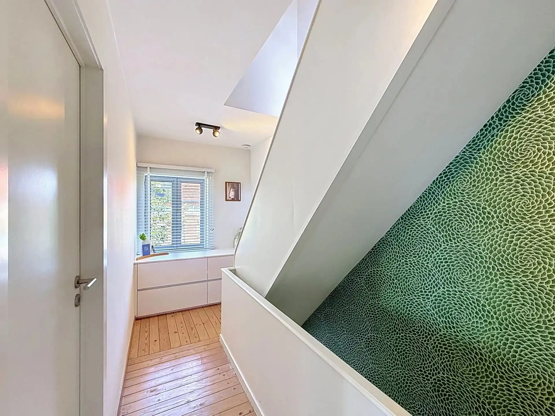 Verrassend ruime instapklare woning met 3 slaapkamers op een mooi perceel. foto 19