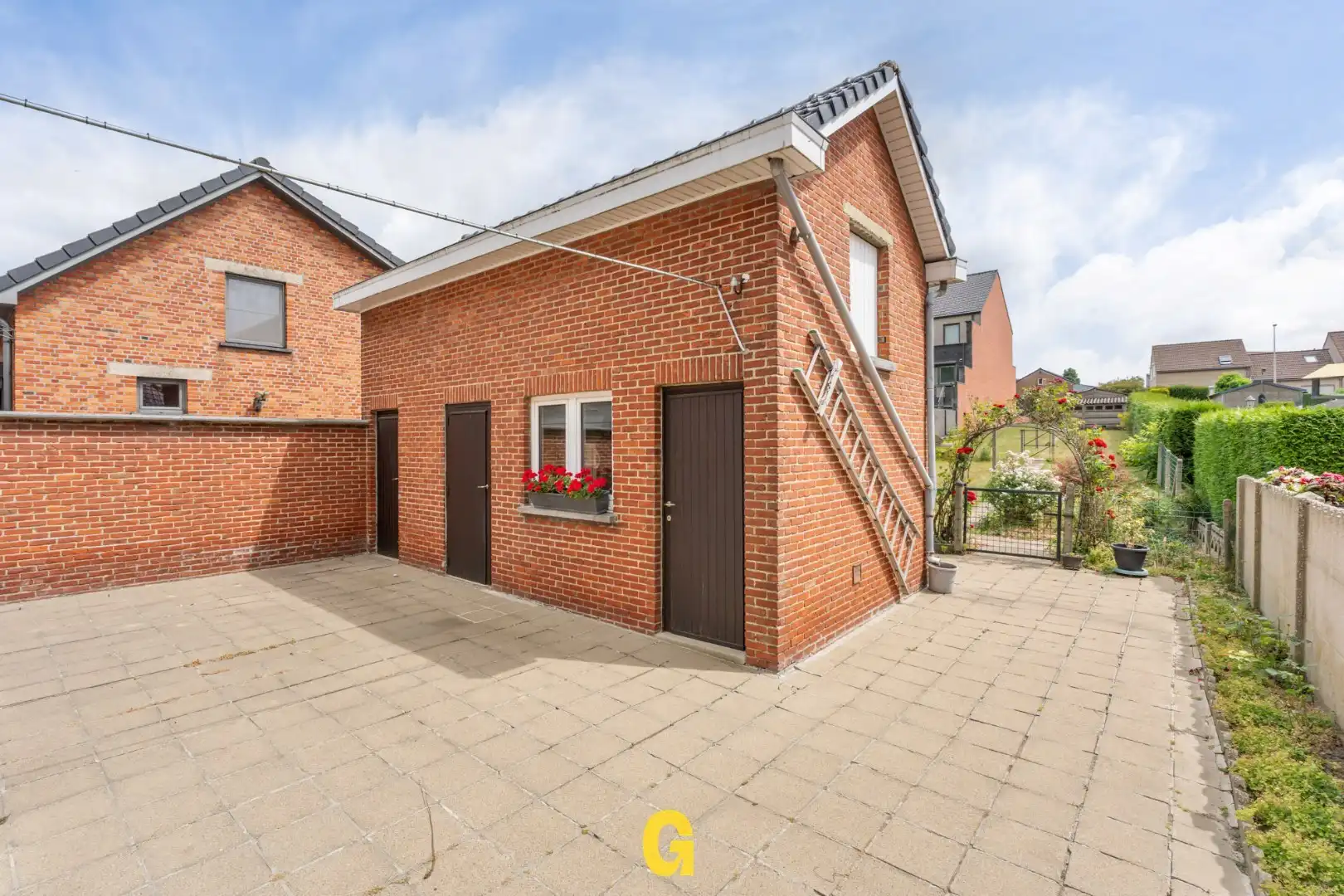 Halfopen te renoveren woning met tuin op 5a95ca, met achteraan toegang via de Wijnlaan foto 4