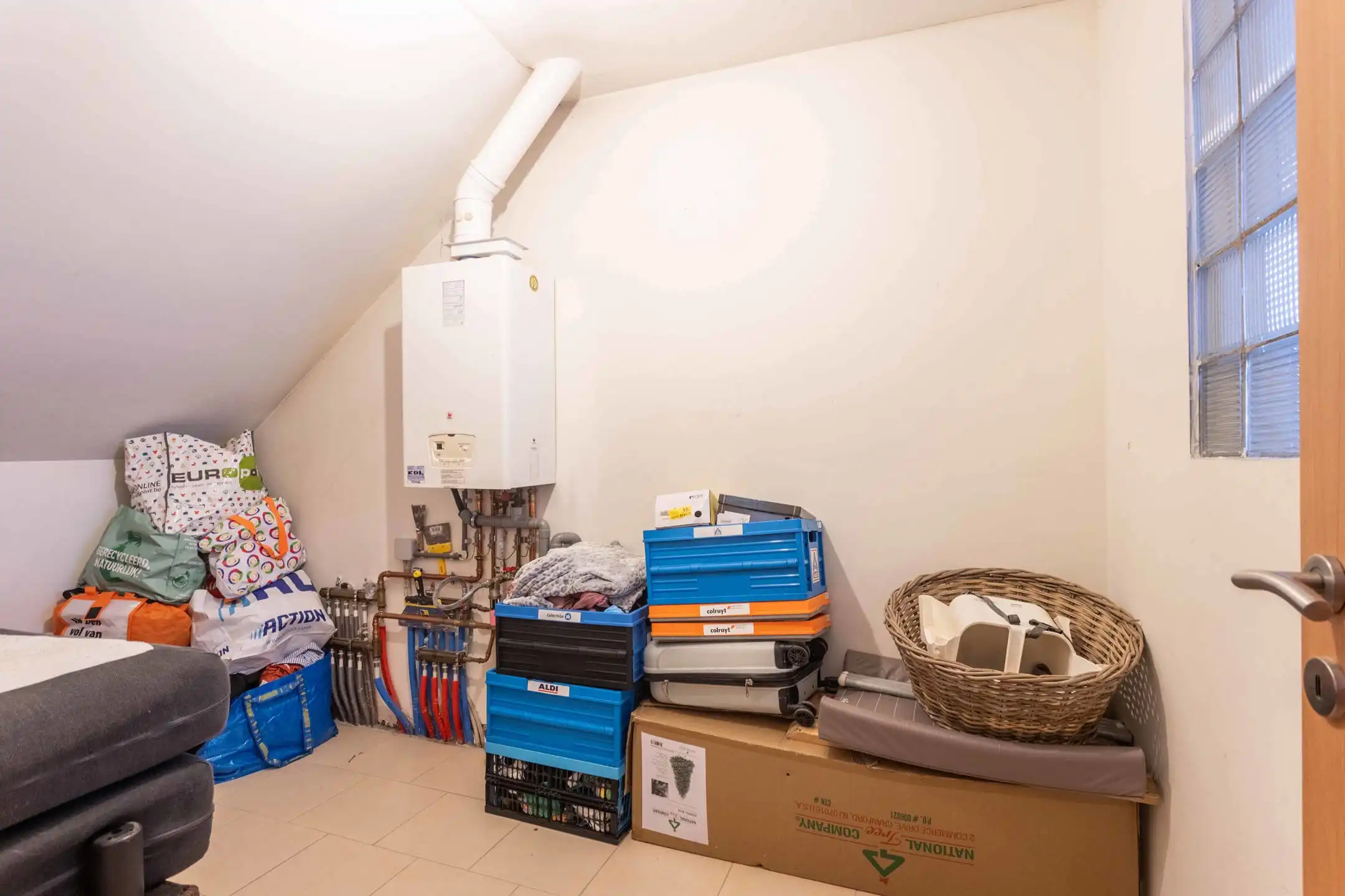 Ruim, instapklaar appartement met terras nabij het centrum! foto 18