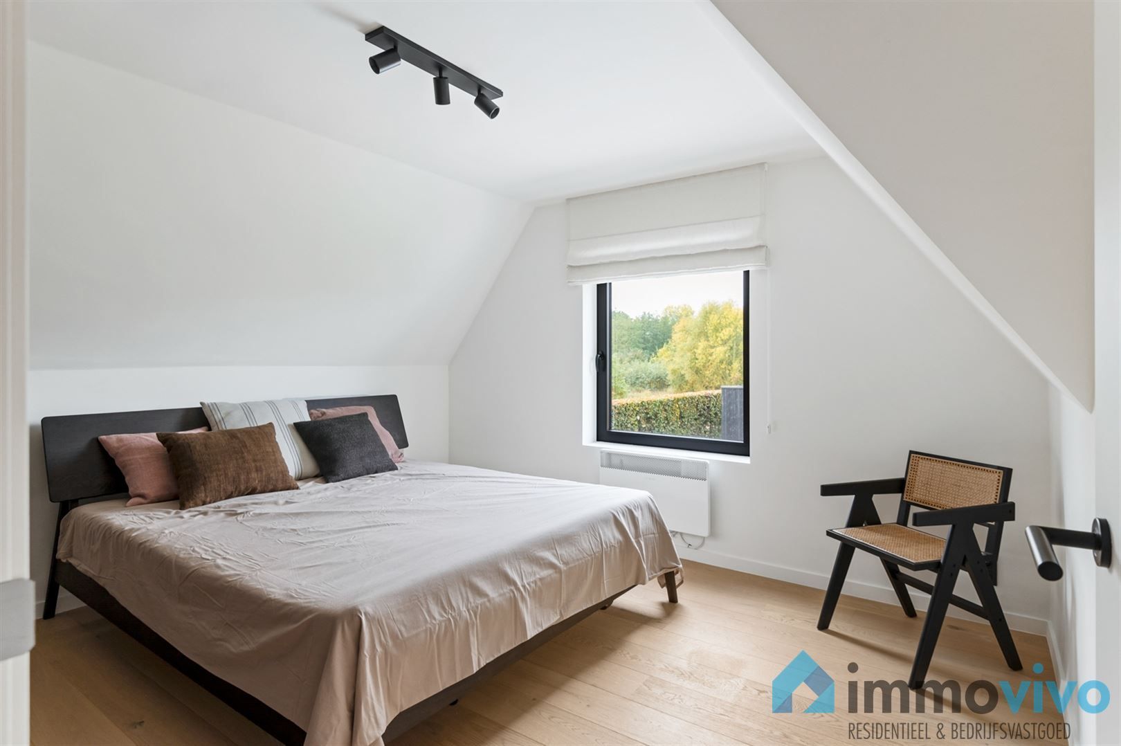 Hoogwaardig gerenoveerde villa met poolhouse en zwembad foto 19