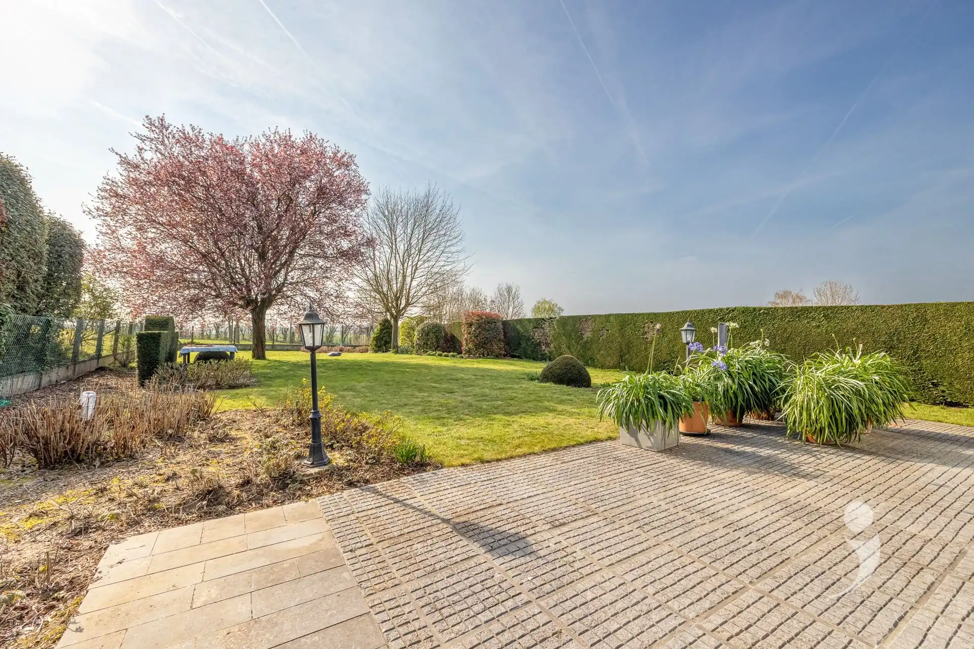 Instapklare en ruime woning met zicht op de velden! foto 26