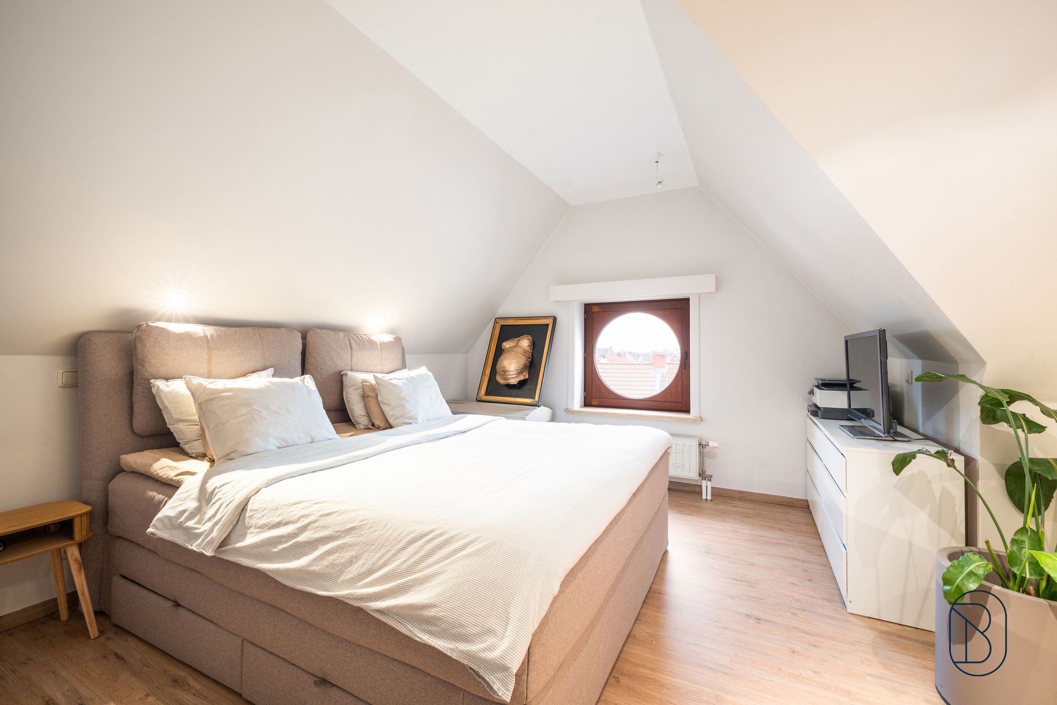 Centraal gelegen dakappartement met 2 slk en terras!  foto 8