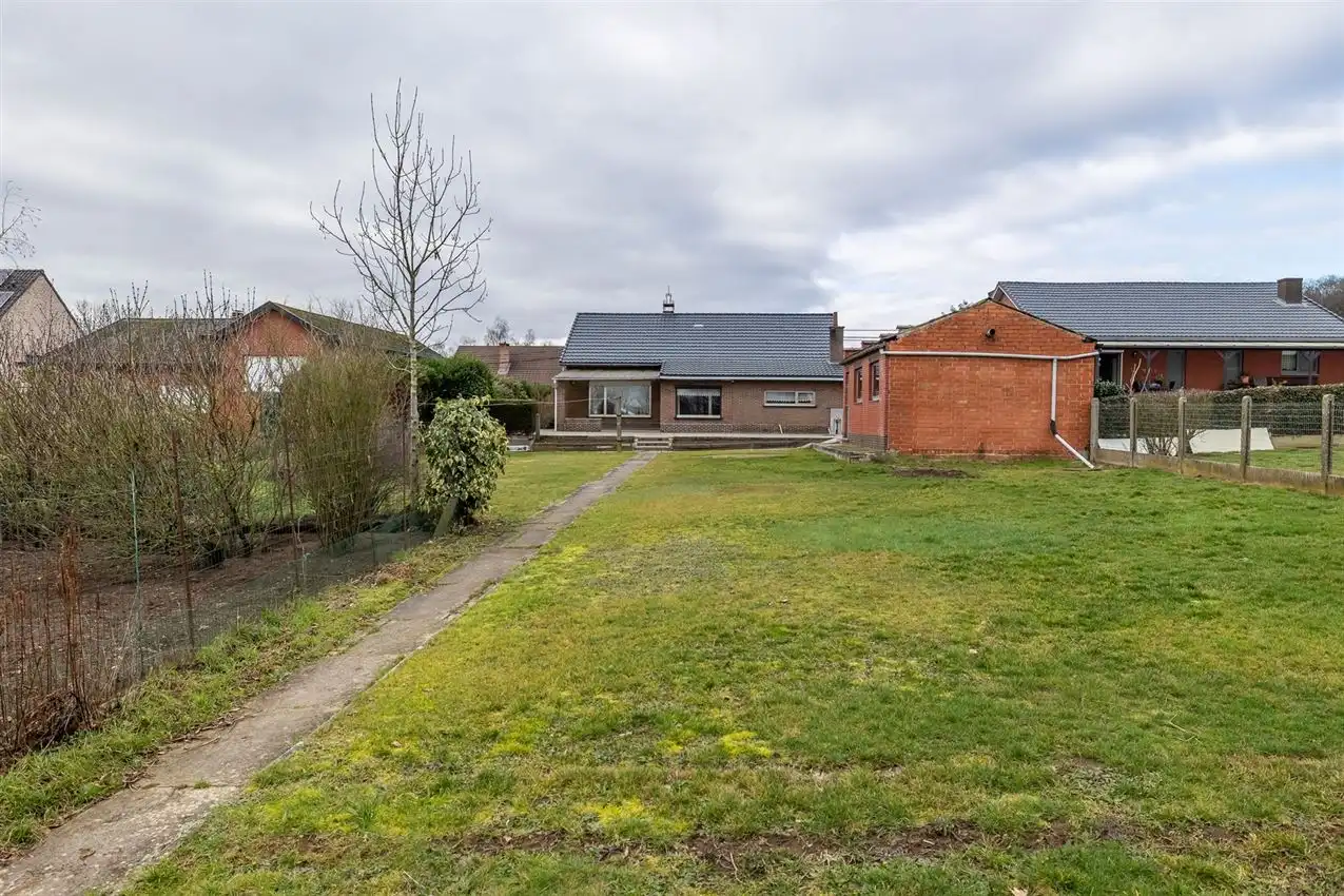 Unieke ligging boven de Mottevallei – renovatiekans met waarde-opportuniteit foto 3