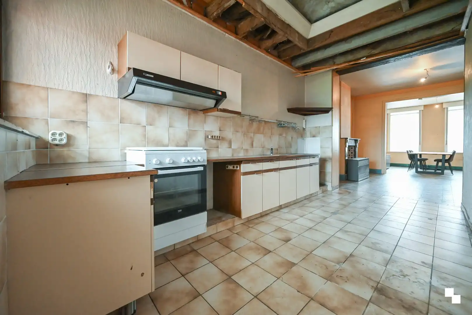 Karaktervolle woning met ruime tuin en dubbele garage te Ingelmunster foto 13