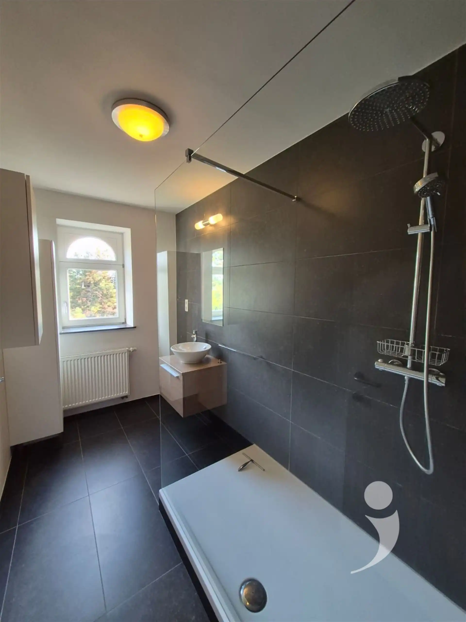appartement met tuin en staanplaats voor de wagen foto 9