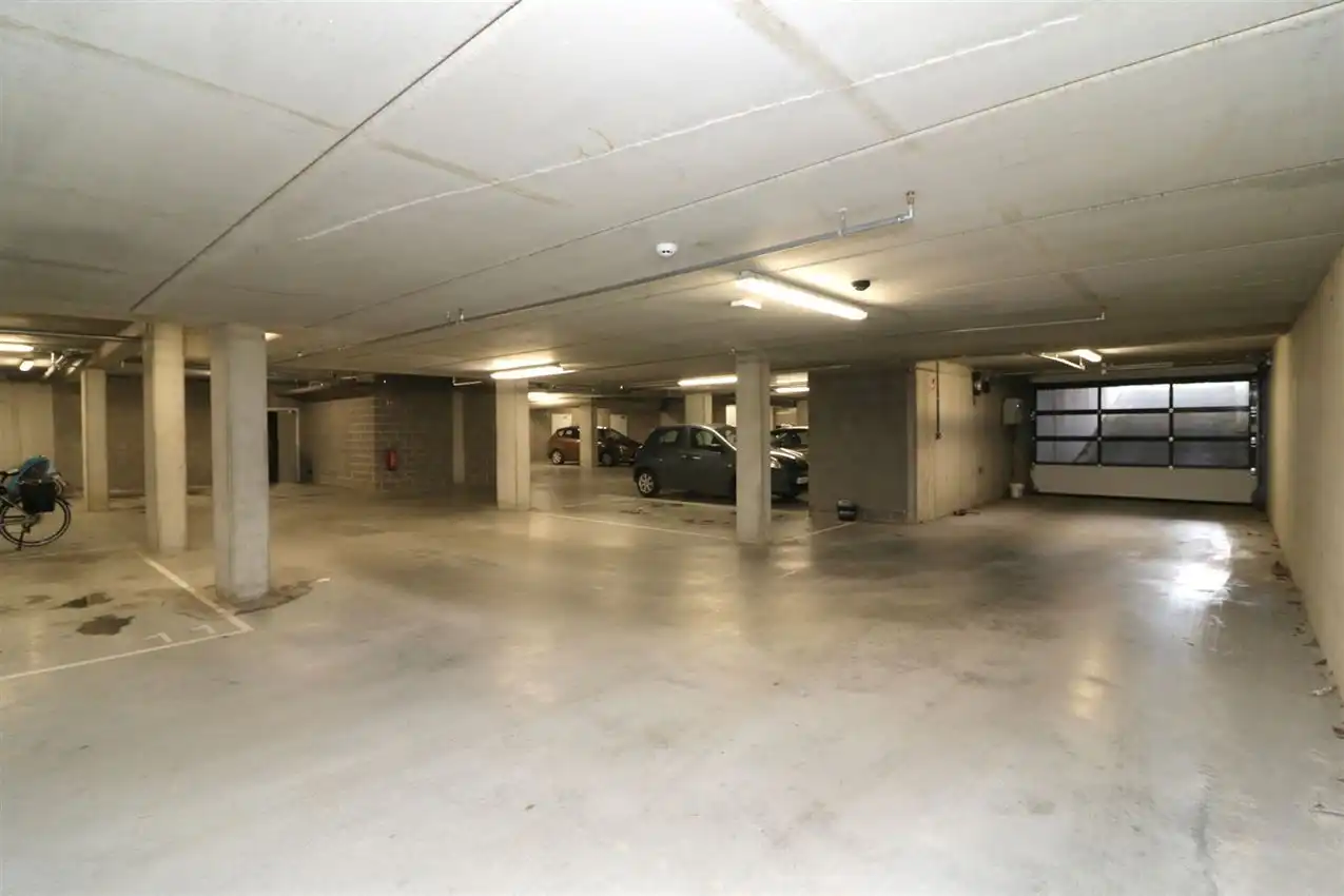 Gelijkvloers app., twee slaapkamers, autostaanplaats nabij centrum foto 33