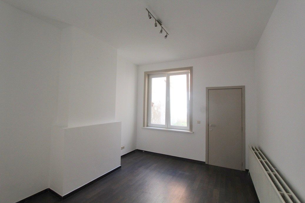 Handelspand met achterliggende studio op ideale locatie! foto 6