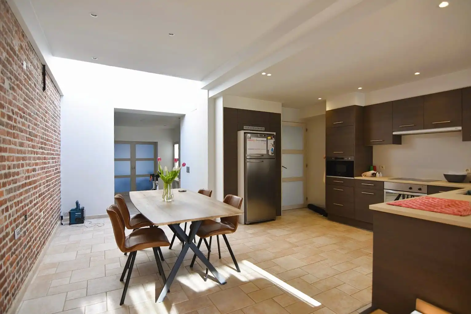 Toffe woning in rustige straat foto {{pictureIndex}}