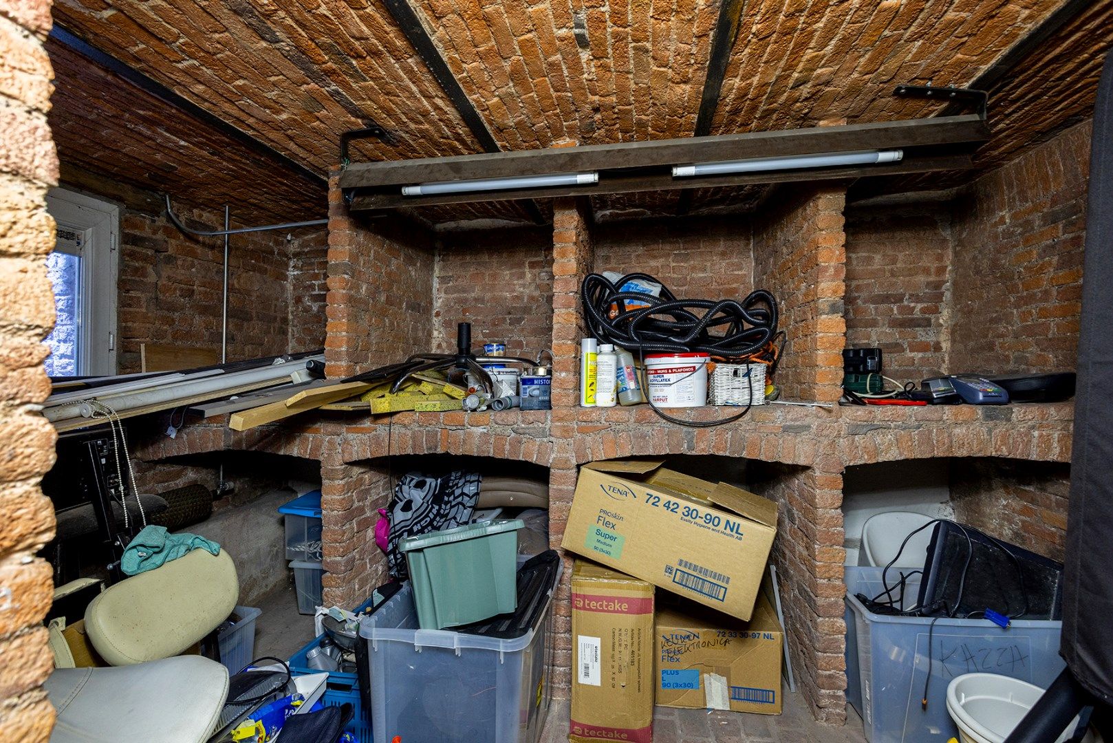 BUITENKANS! Handelspand van 101m² te koop op de Italiëlei foto 16