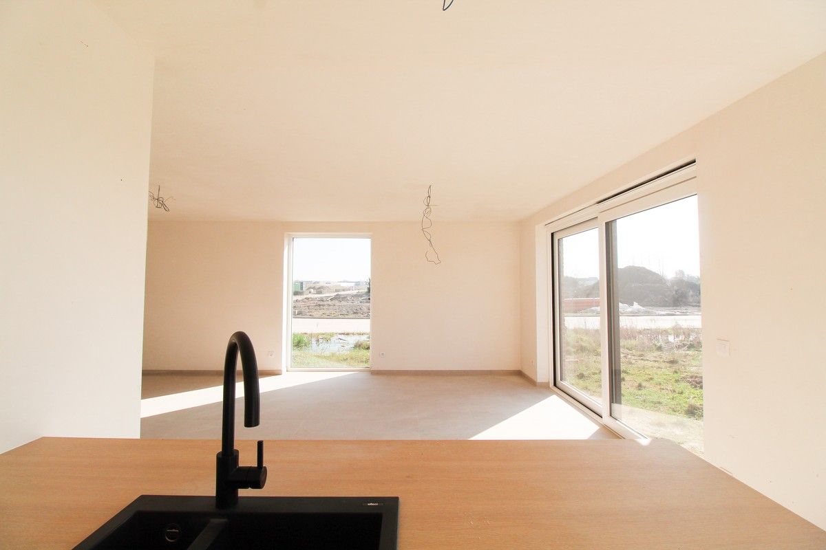 Halfopen nieuwbouwwoning met garage Roeselare foto 6