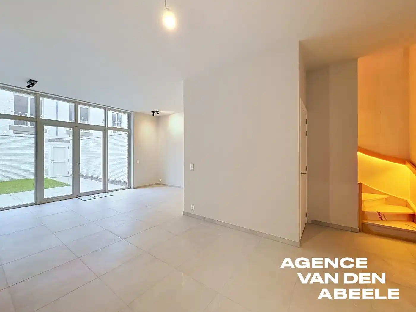 Prachtige nieuwbouwwoning met garage en tuin foto 4