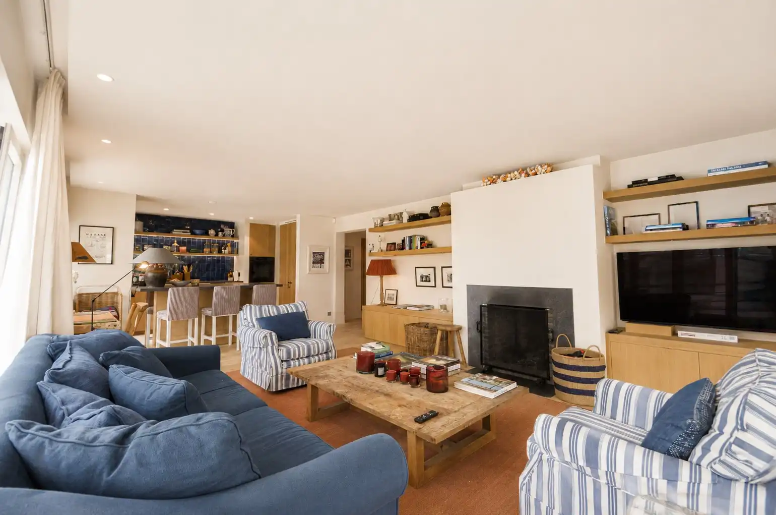 Stijlvol hoekappartement met tijdloze elegantie en een open zicht op de Kustlaan. foto 9