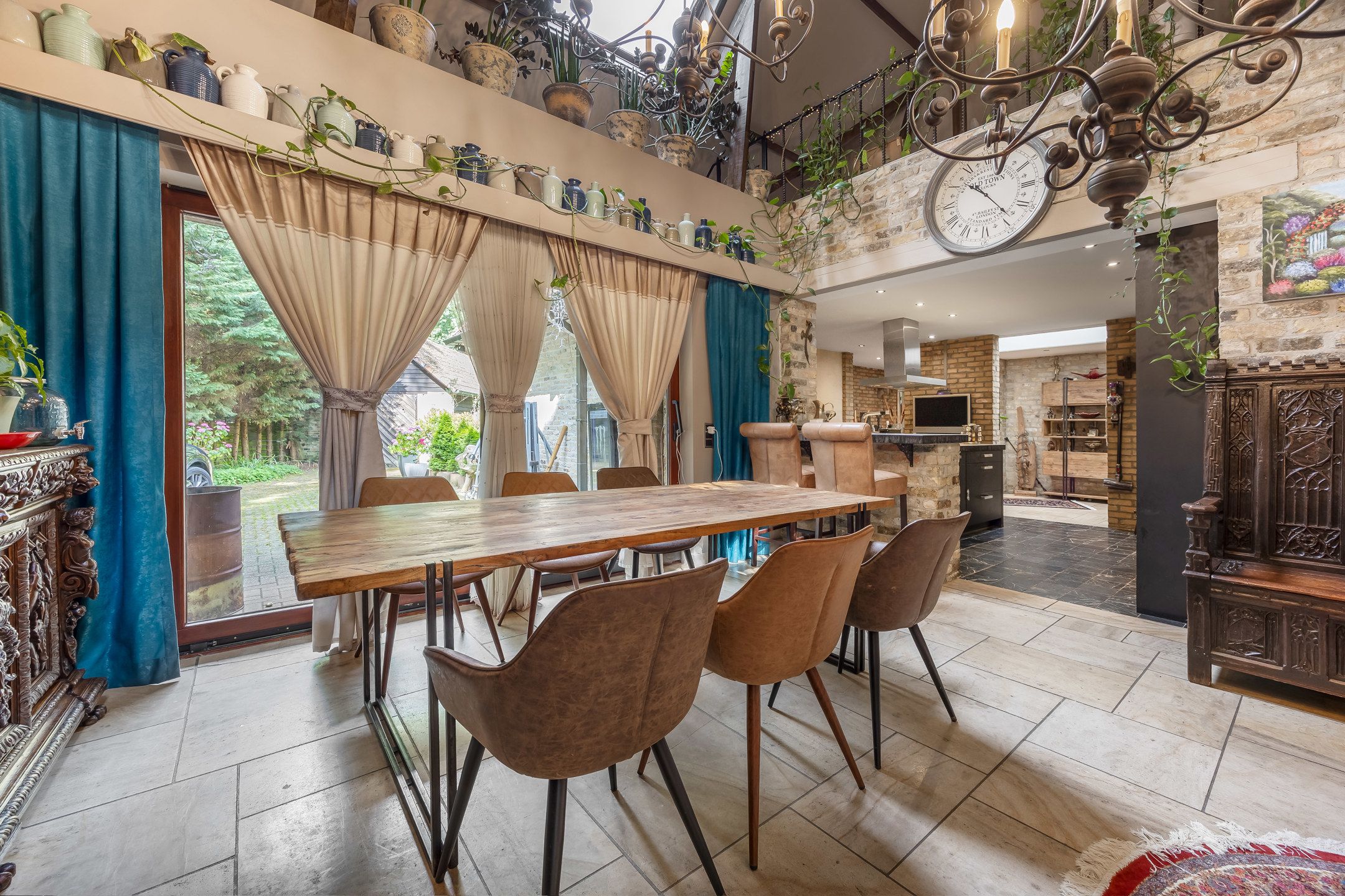 Woning met bijgebouw op groen domein van 3.905 m2 foto 14