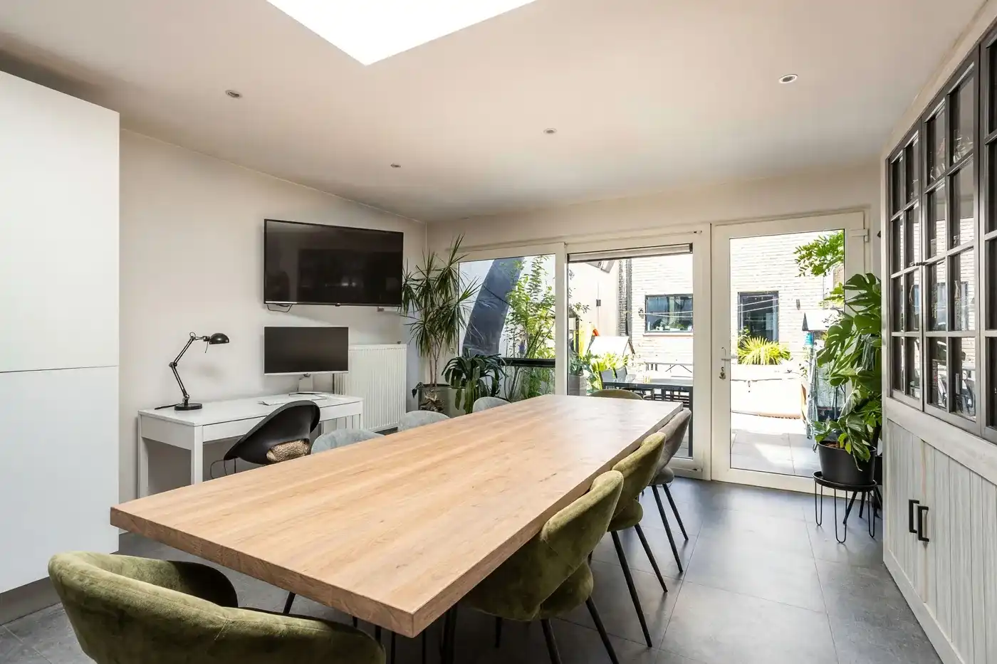 Verrassend ruime, instapklare woning in Zwevegem foto 5