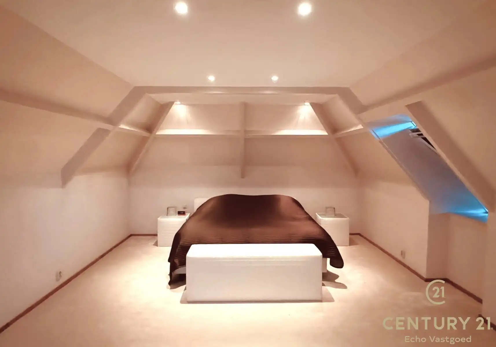 Ruime, charmante villa op royaal perceel met zwembad foto 20