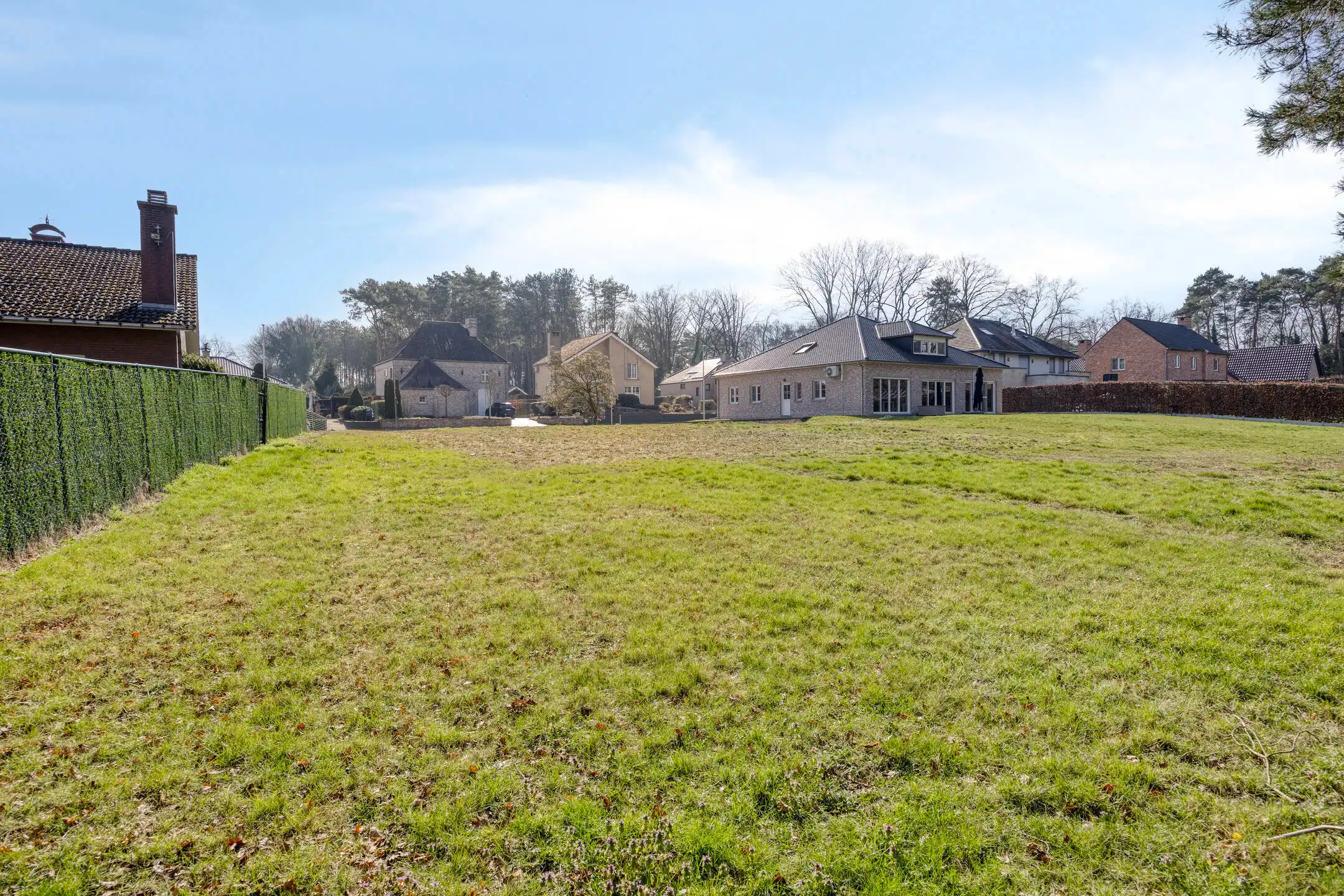 Bouwgrond voor open bebouwing op een ruim perceel van 30 are foto 2