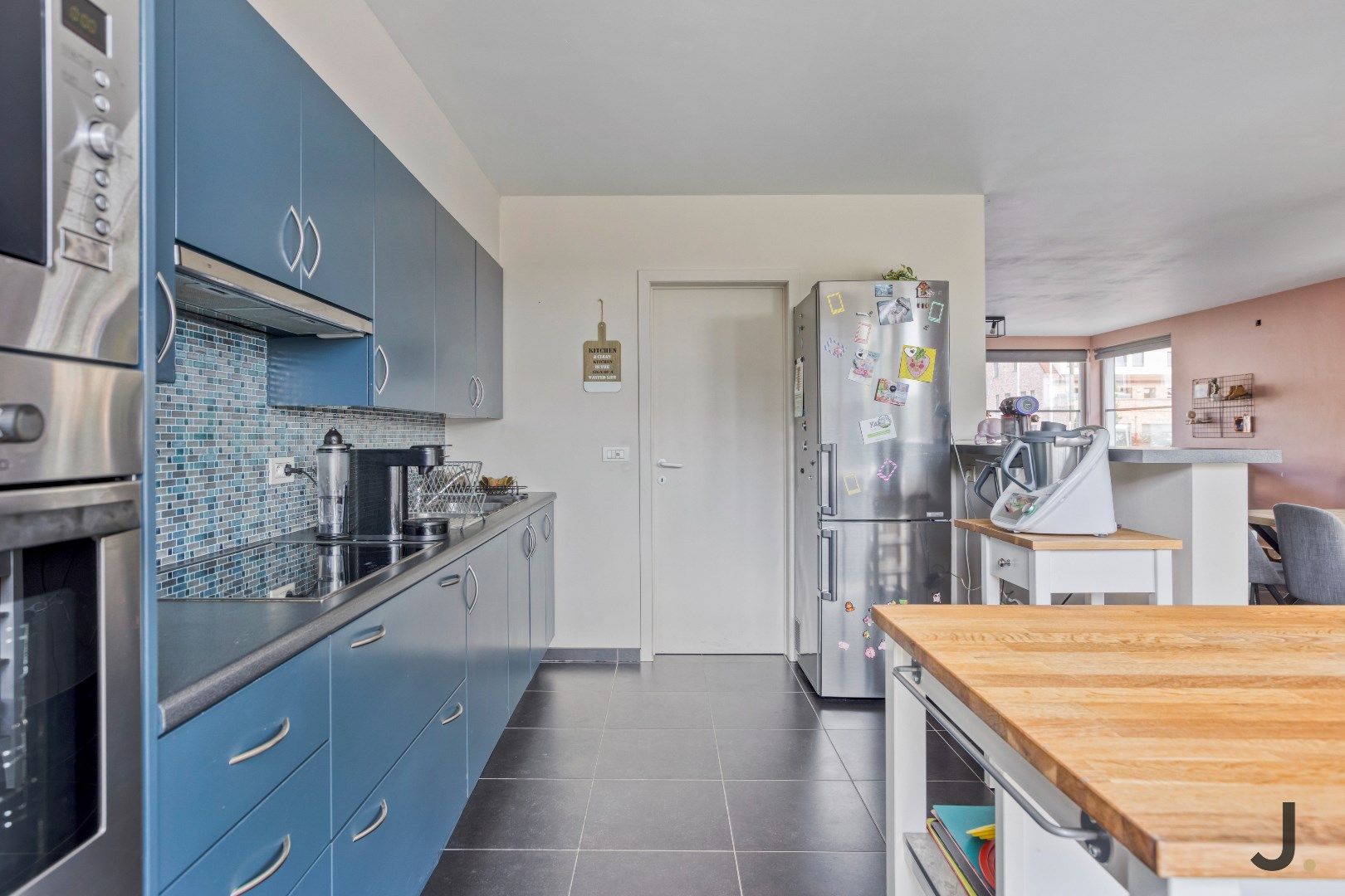 Moderne, energiezuinige halfopen gezinswoning in Rekkem foto 12