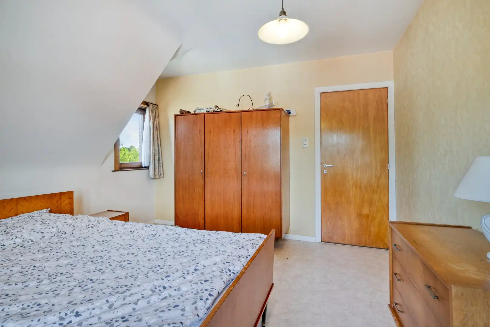 Op te frissen woning met 4 slpks, op een zonnig perceel van 1.506 m² in Mol-Achterbos !  foto 15