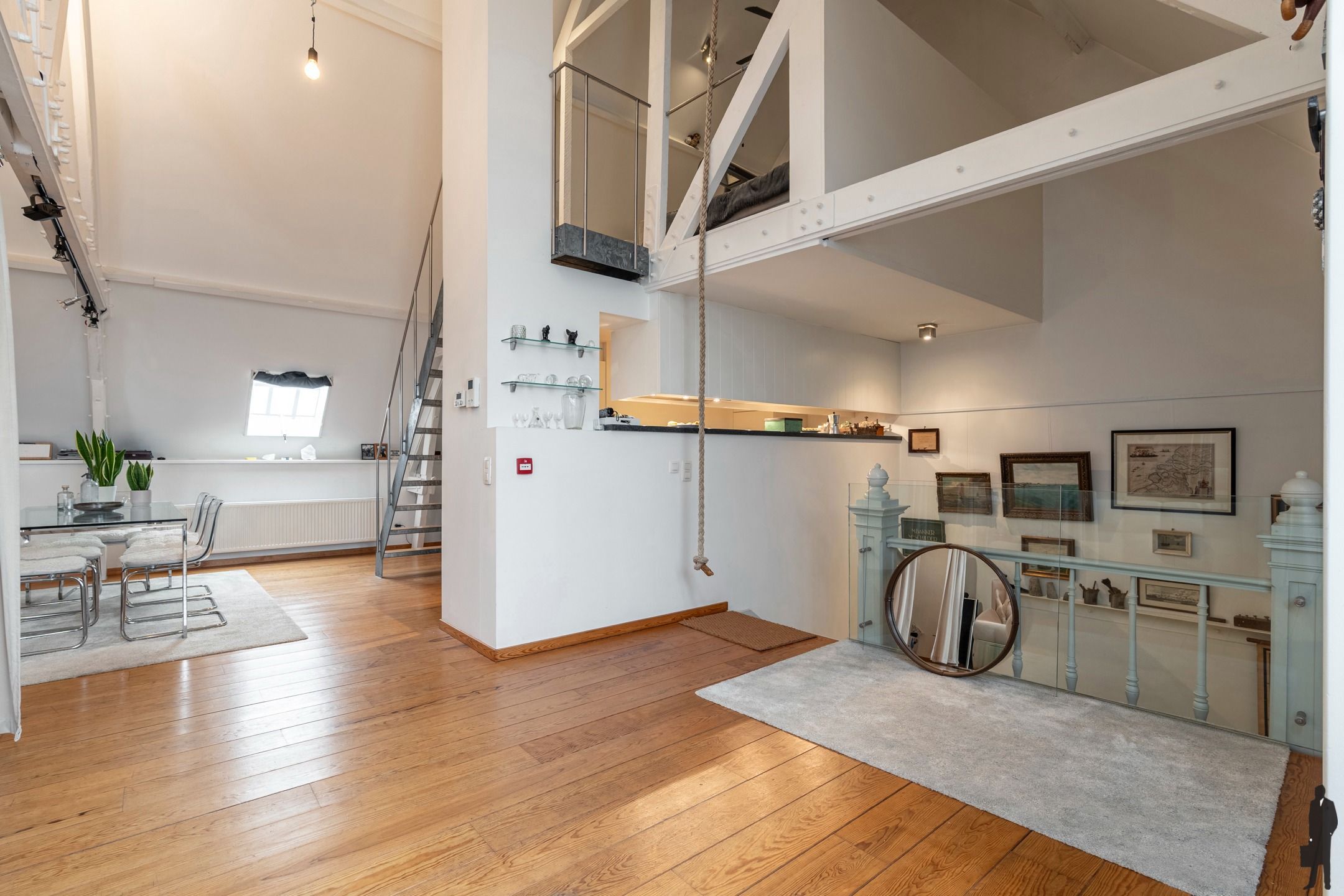 Unieke loft met mezzanine en terras in voormalige Rijkswachtkazerne in&nbsp;Hoogstraten foto 4