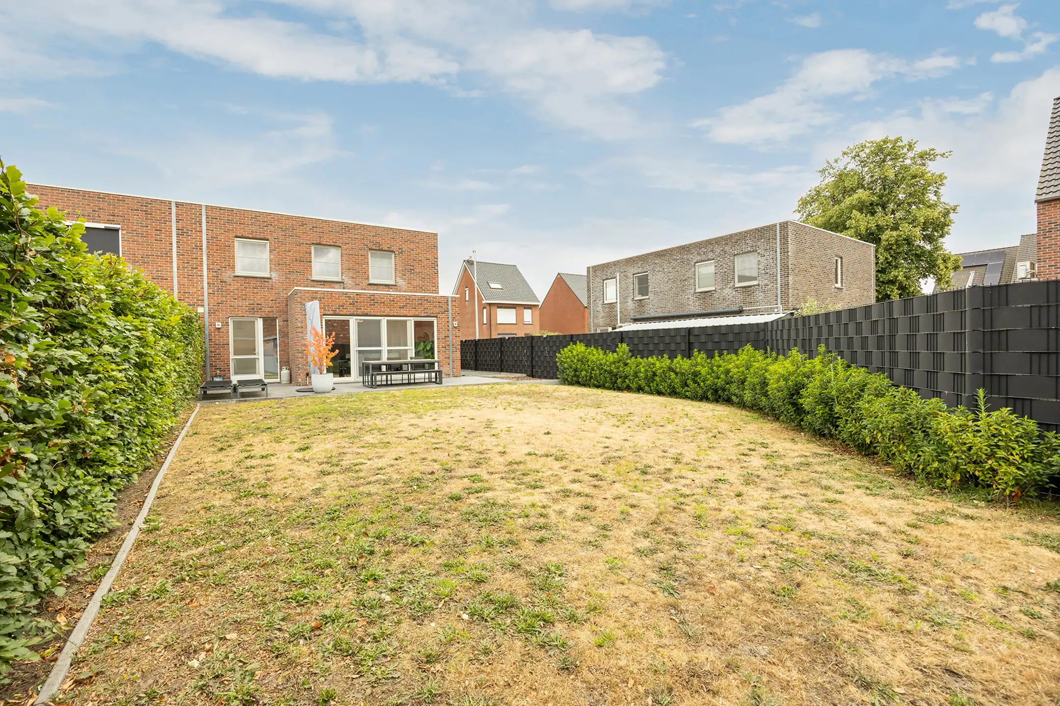 Recente gezinswoning (2020) met tuin en garage te Vosselaar! foto 3