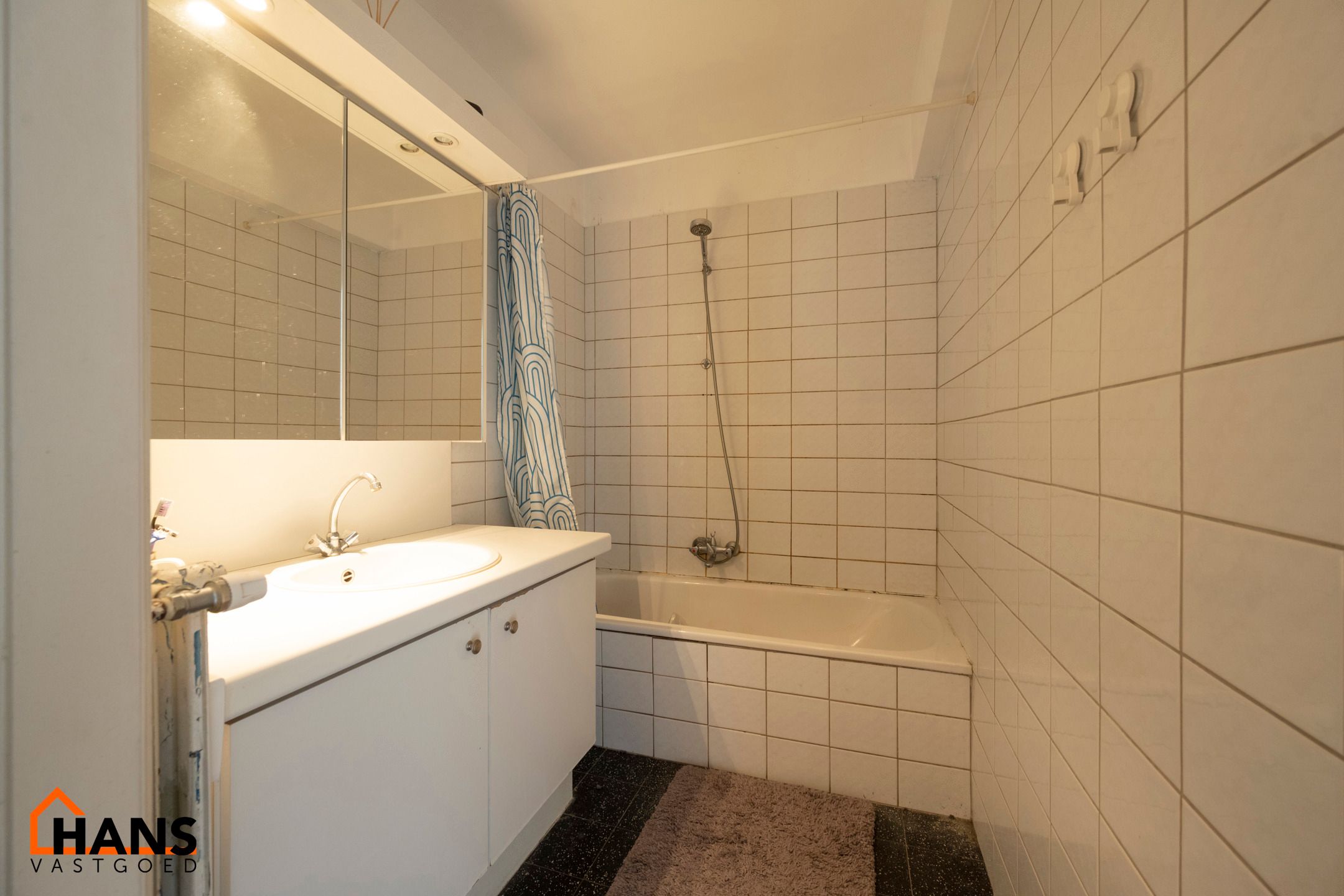 Riant appartement + staanplaats + kelder foto 11