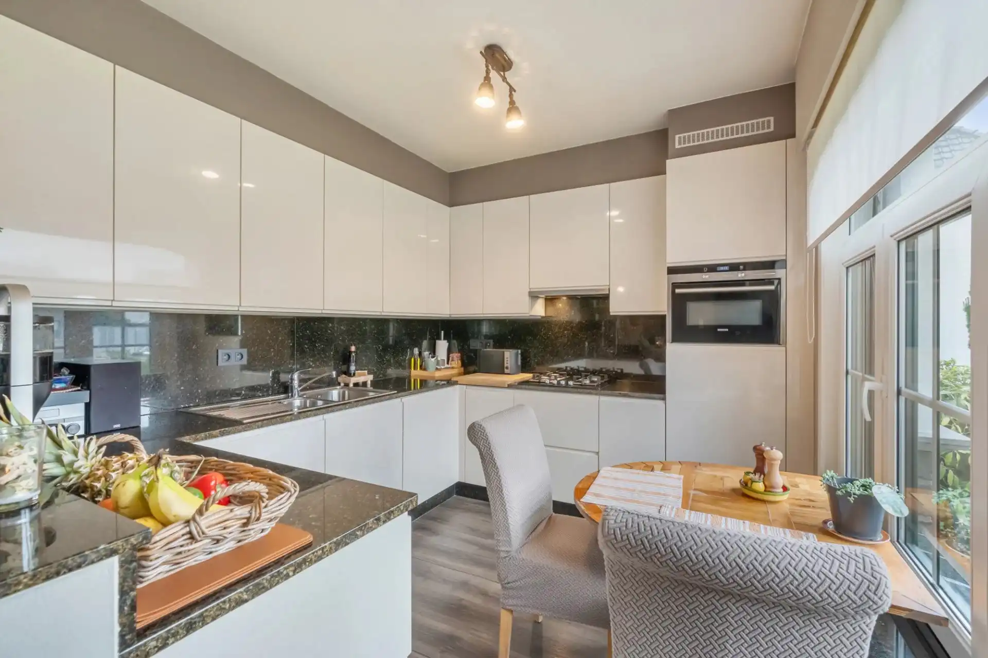 Ruime woning met garage te Houthalen-Helchteren foto 7