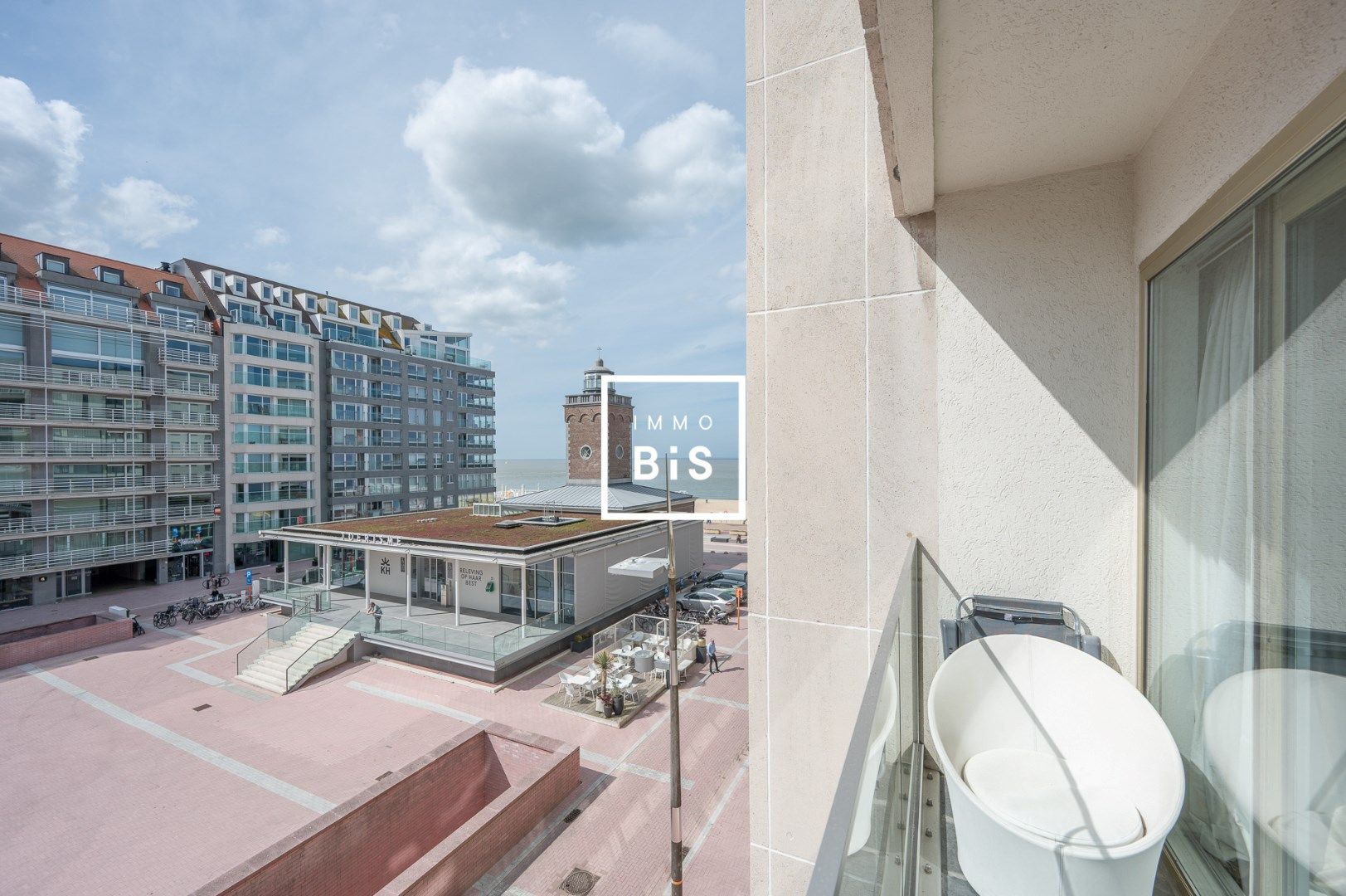 Gezellig appartement met zonnig terras en zijdelings zeezicht aan het Lichttorenplein foto {{pictureIndex}}