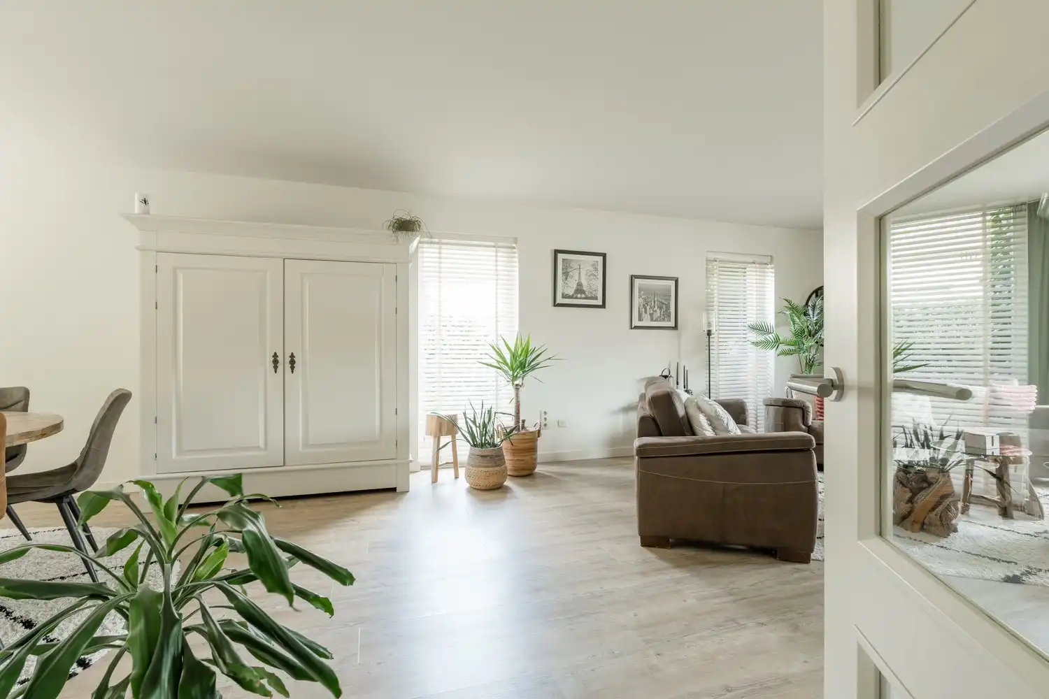 Prachtige woning te koop aan de Marsestraat, Bocholt -met zeer ruime, garage en parkeermogelijkheden in een serene omgeving! foto 4