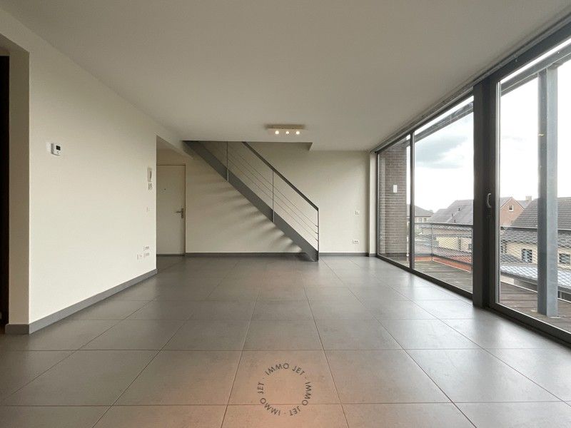 Mooi duplex-appartement met 3 slaapkamers en 2 badkamers nabij centrum Melsele foto 3