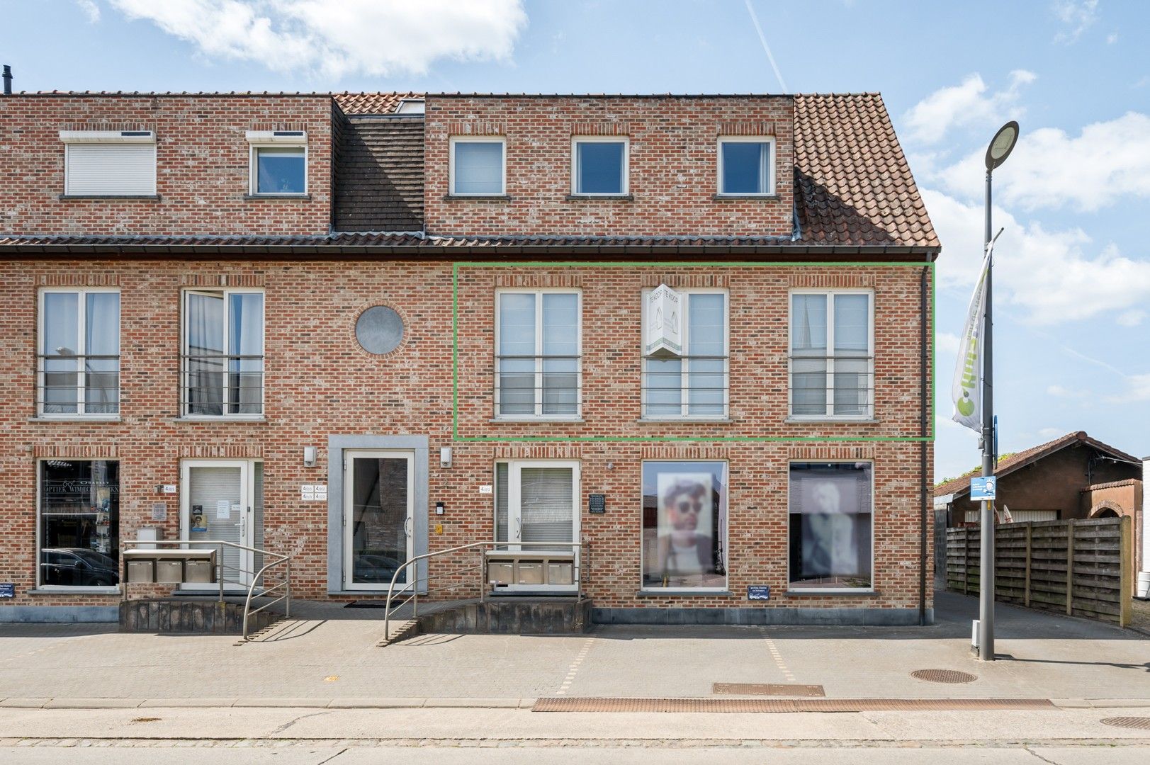 Instapklaar appartement met 3 slaapkamers en terras te Hulshout foto {{pictureIndex}}