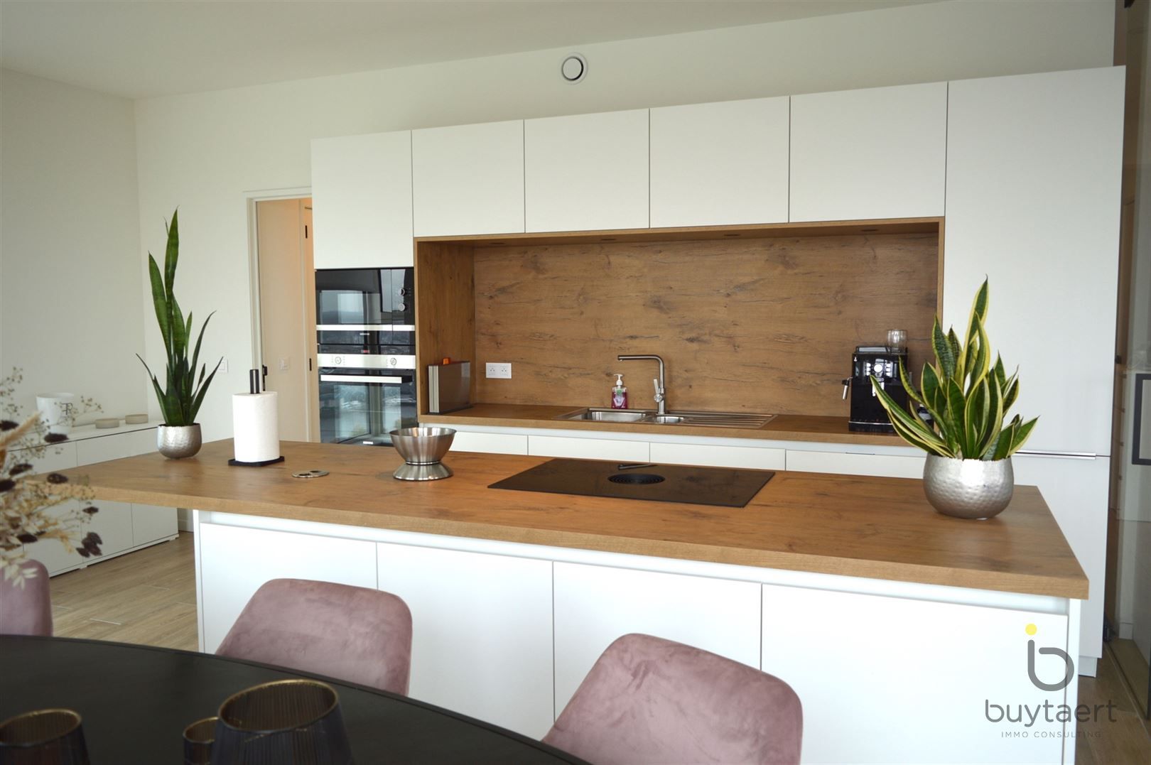 Subliem drie slaapkamer appartement op de Sky line in Antwerpen! foto 2