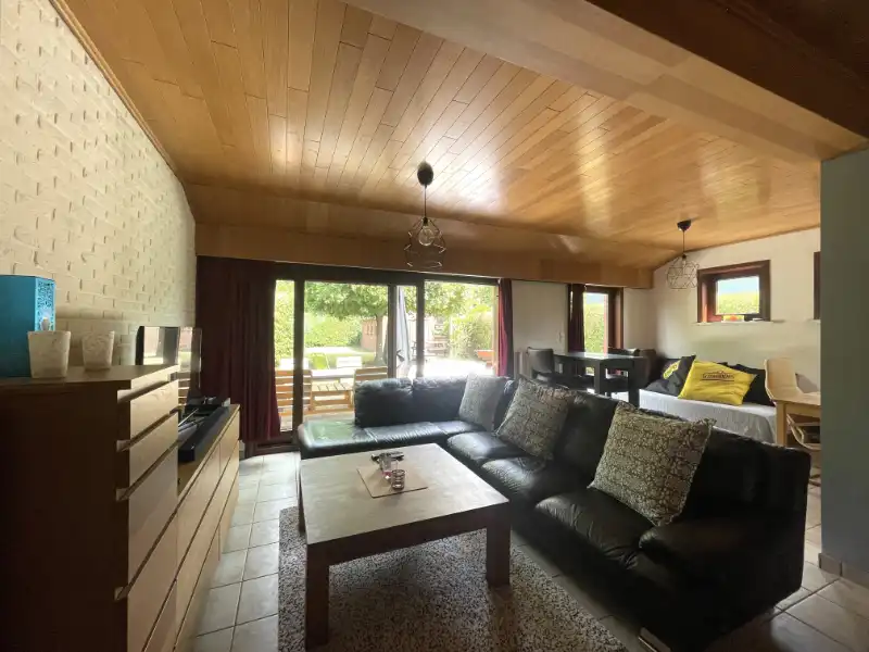 Instapklare half-open bebouwing met mooie tuin & garage foto 7