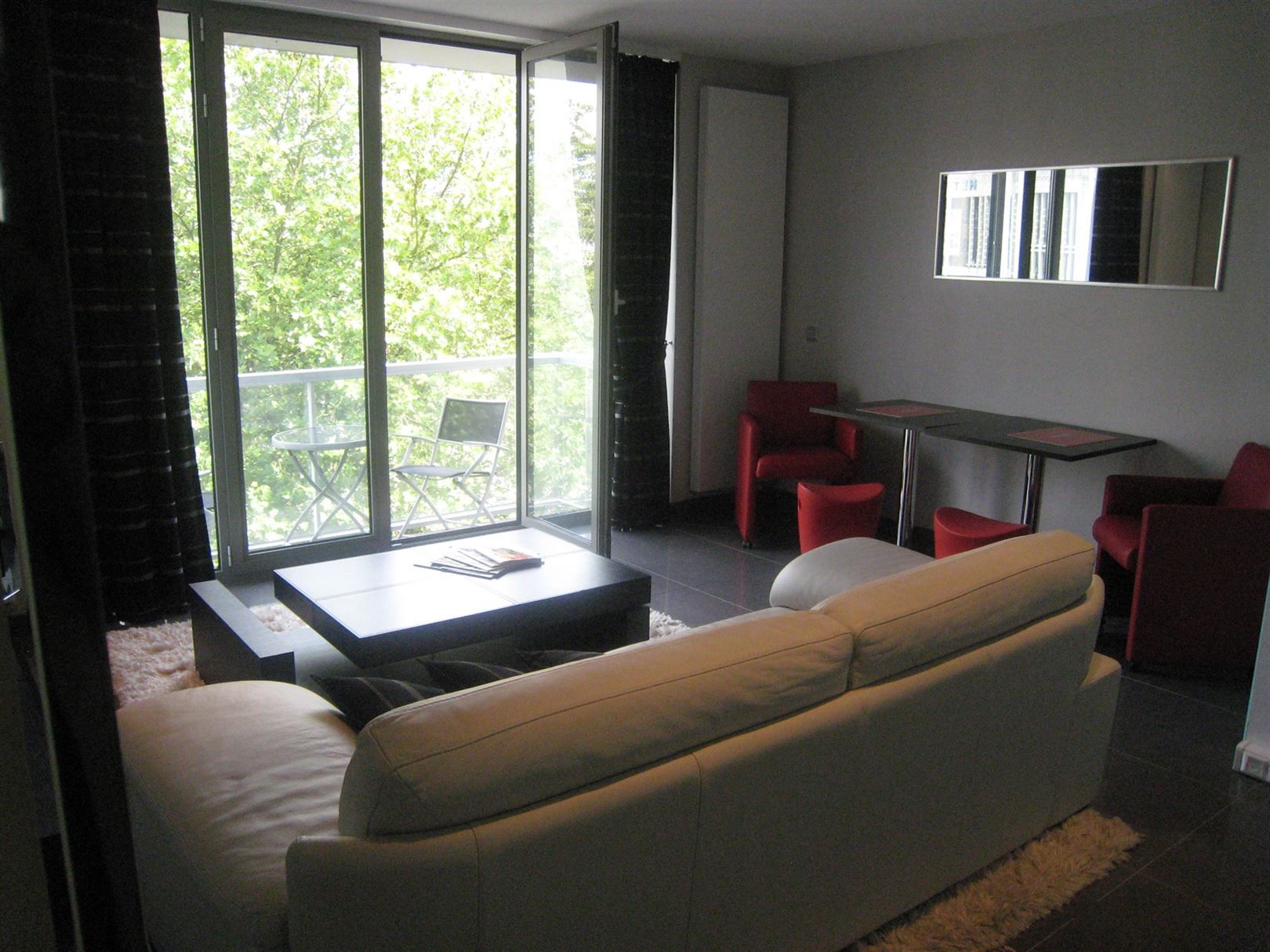 Gemeubeld appartement met 1 slaapkamer en terras foto 4