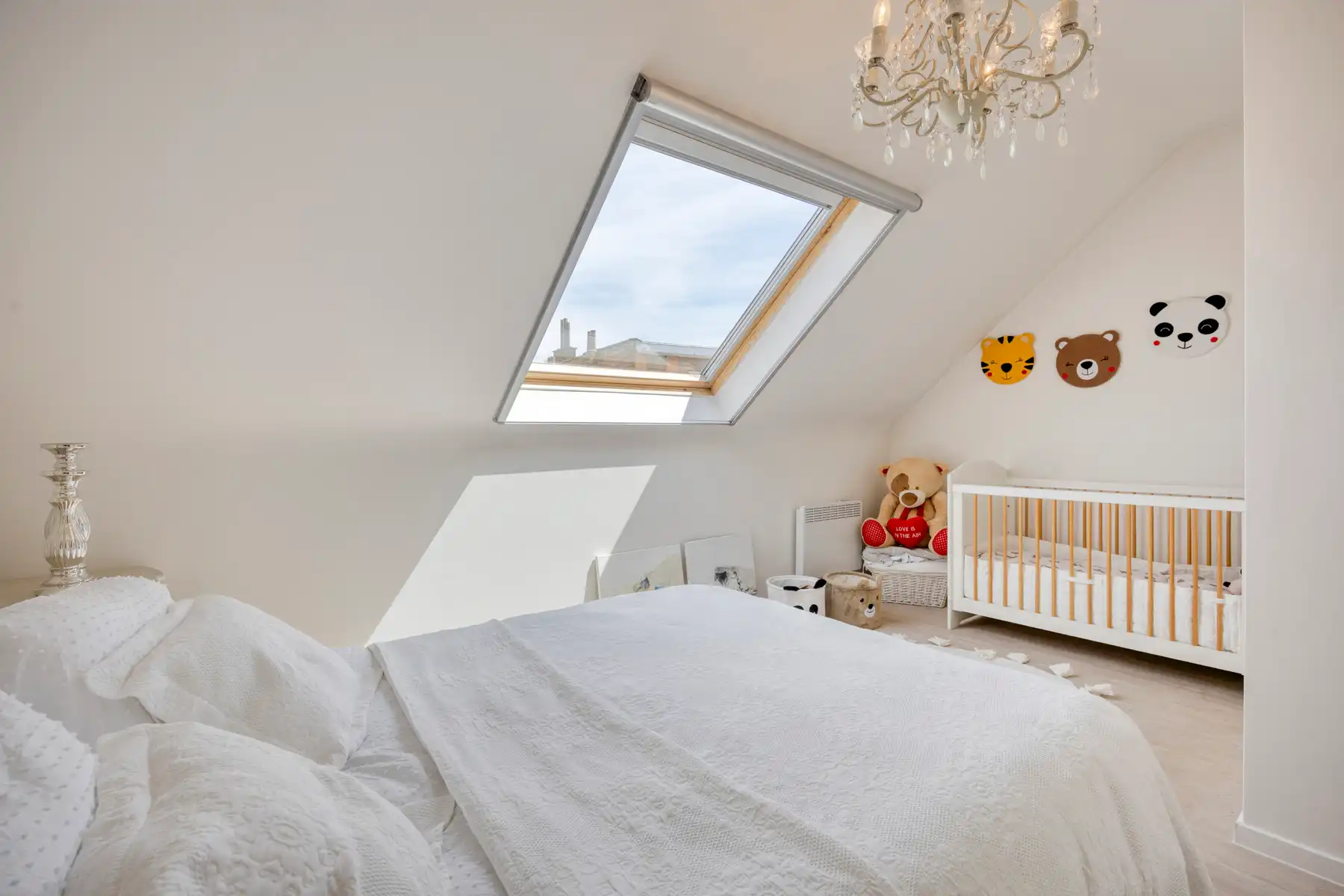 Luxueus en ruim 4 slaapkamerappartement op centrale ligging foto 22