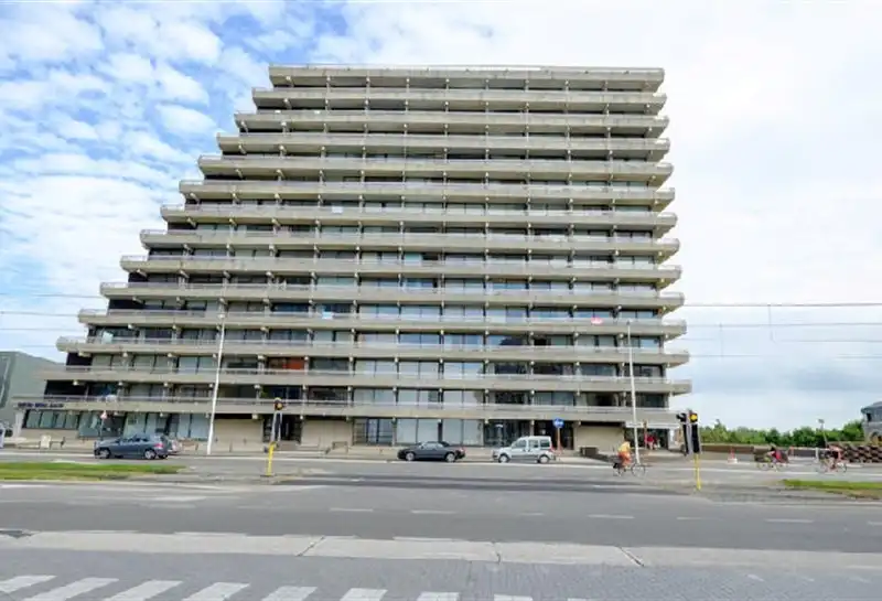 SCHITTEREND VERNIEUWD HOEKAPPARTEMENT – 2 SLPK – TERRASSEN – ZEEZICHT EN ZICHT OP GOLF foto 28