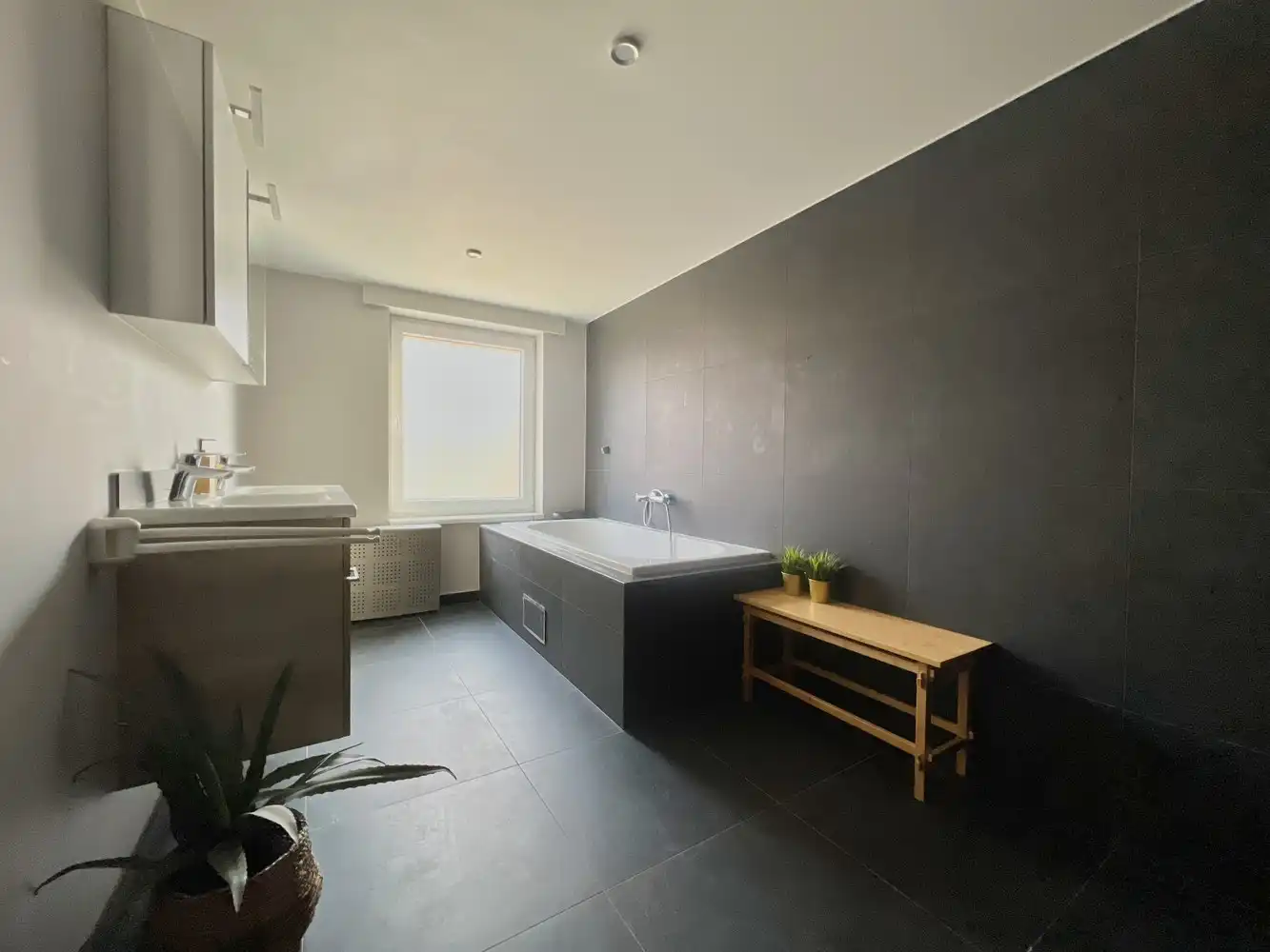 Prachtige gezinswoning (5 slpk / 2 badk) + zonnige tuin foto 10