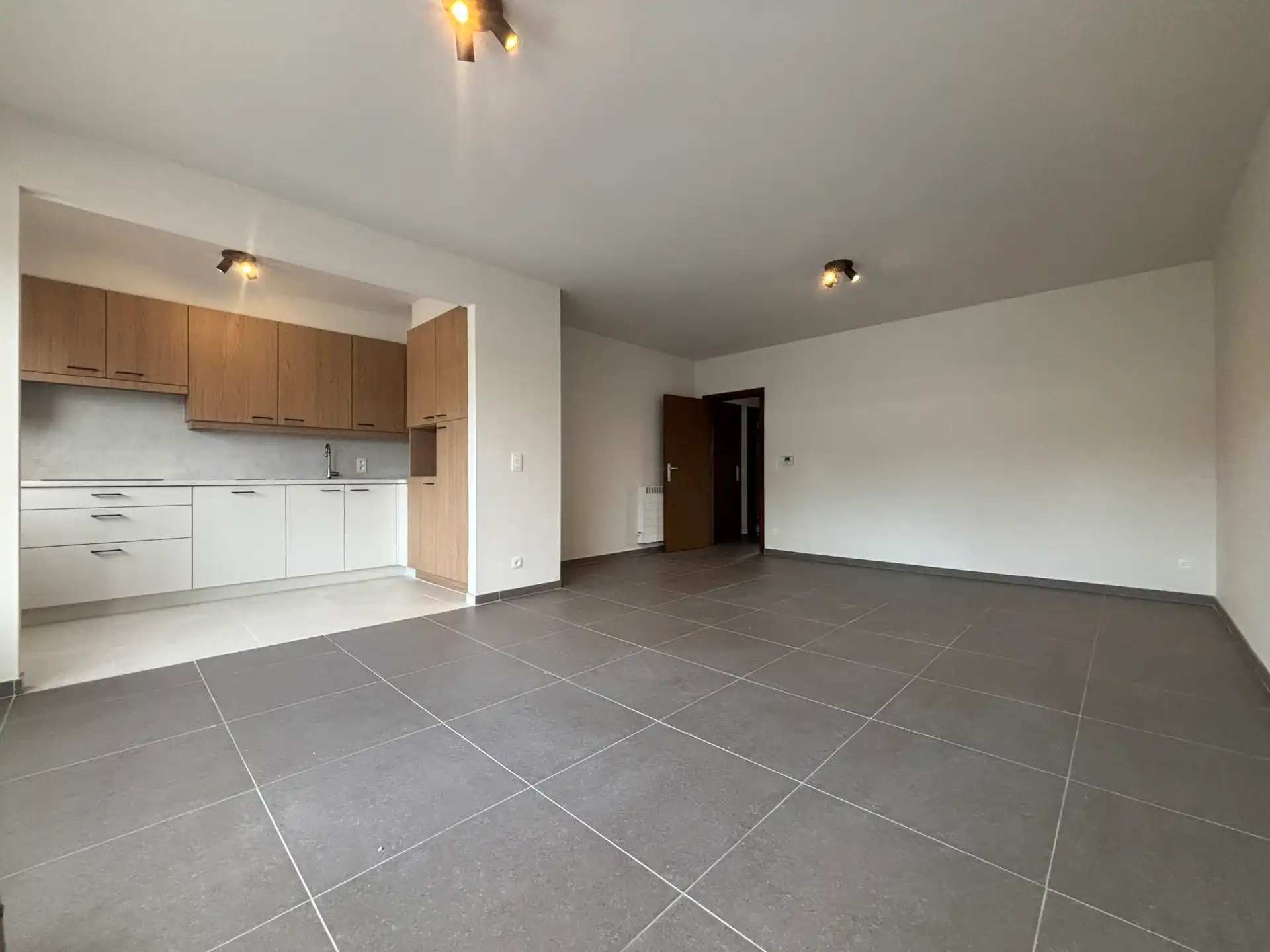 Recent gerenoveerd appartement met 2 slaapkamers foto 2