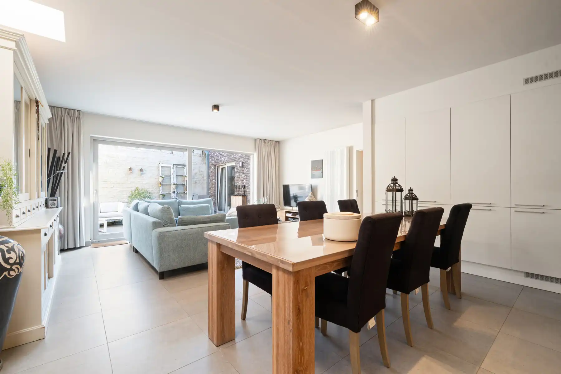 Lichtrijk 2-Slpk Appartement met Gezellige Zuid-Koer in Melle foto {{pictureIndex}}