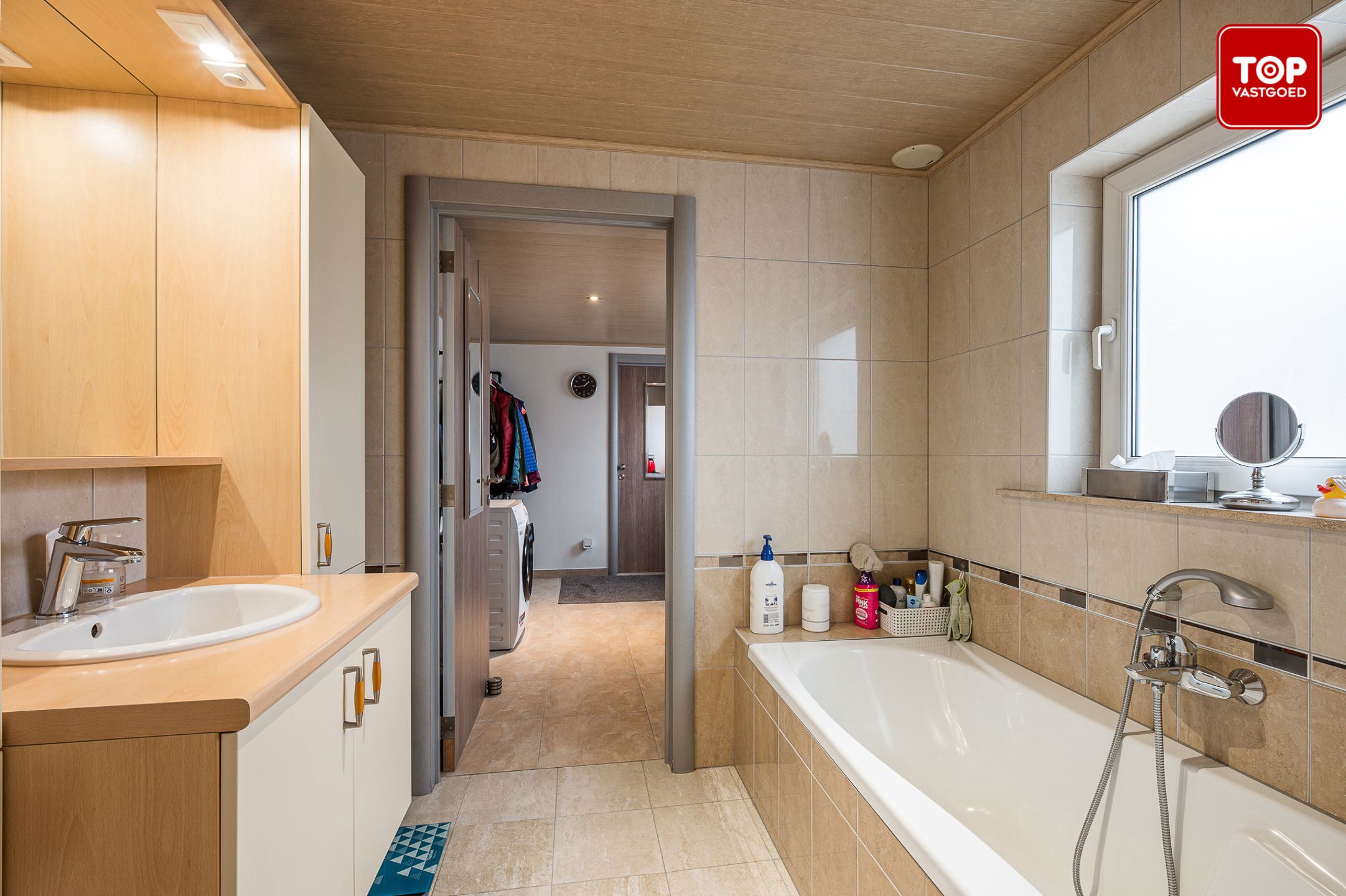 Instapklare woning met 4 slaapkamers en prachtige tuin foto 19