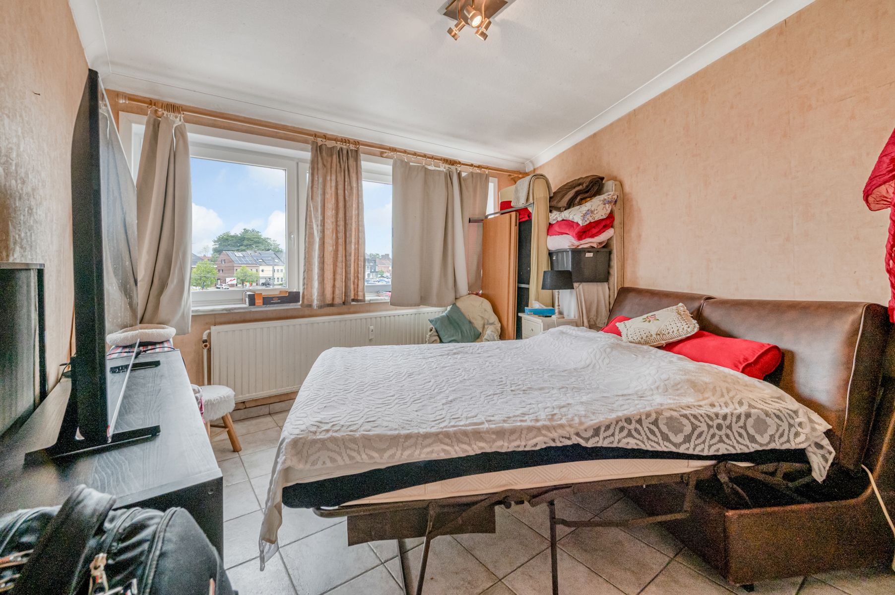 Op te knappen appartement met 1 slaapkamer en terras foto 9