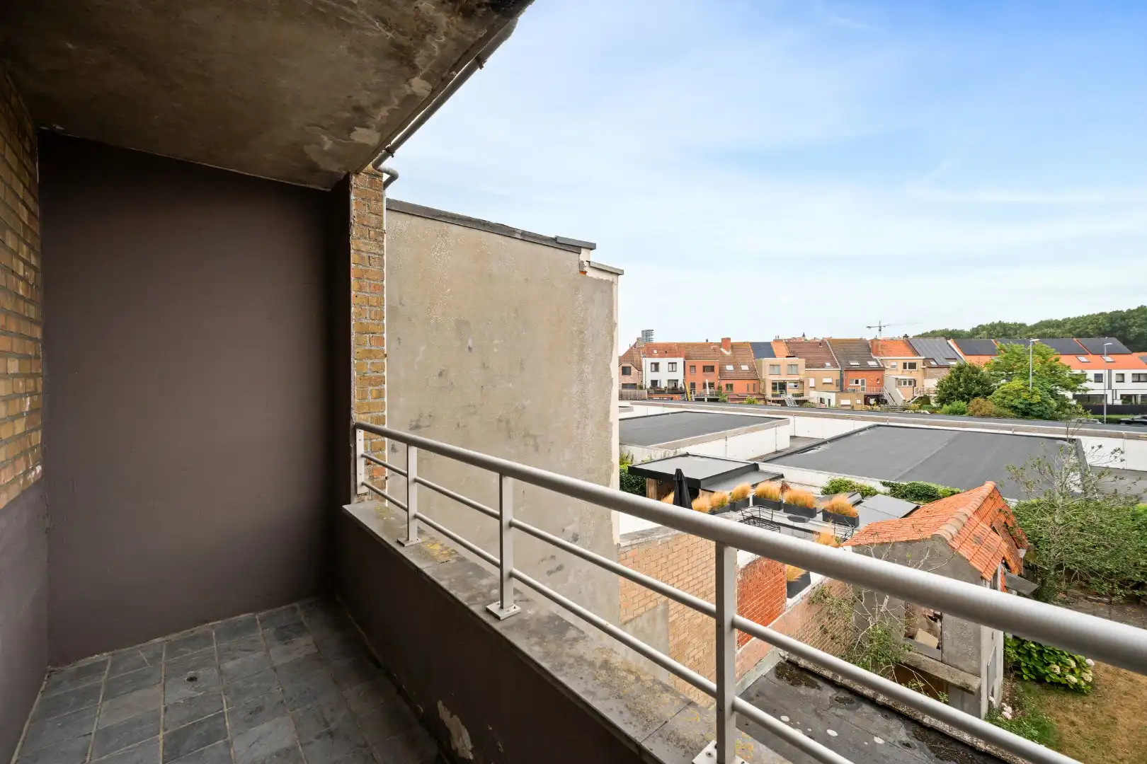 Instapklaar en lichtrijk appartement met terras in het centrum van Heist. foto 12