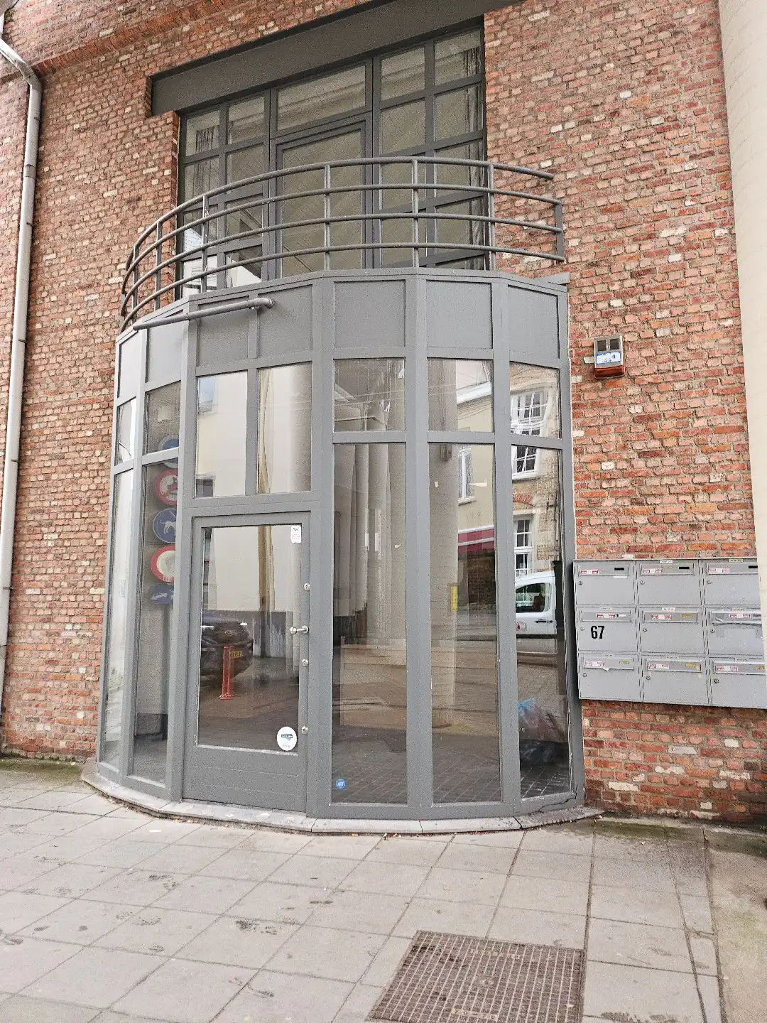 Uiterst goed gelegen winkelruimte met berging in toeristische Katelijnestraat in Brugge centrum! foto 6