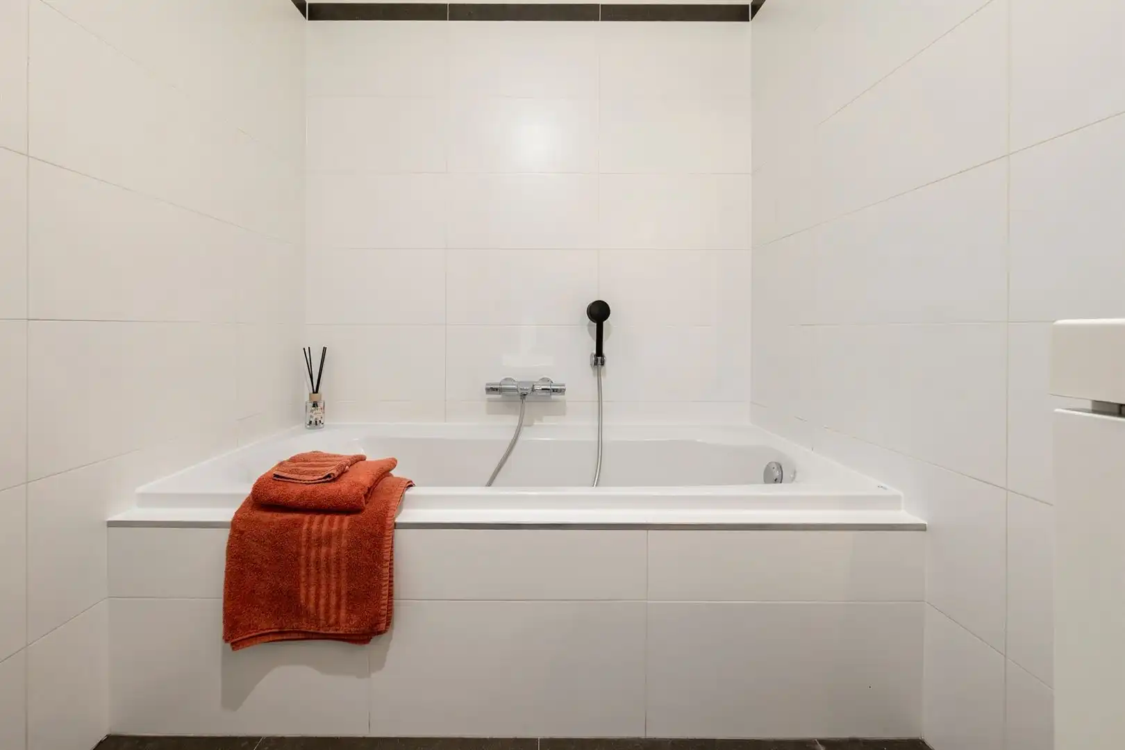 CHARMANTE  WONING MET 3 SLAAPKAMERS EN TUIN foto 16