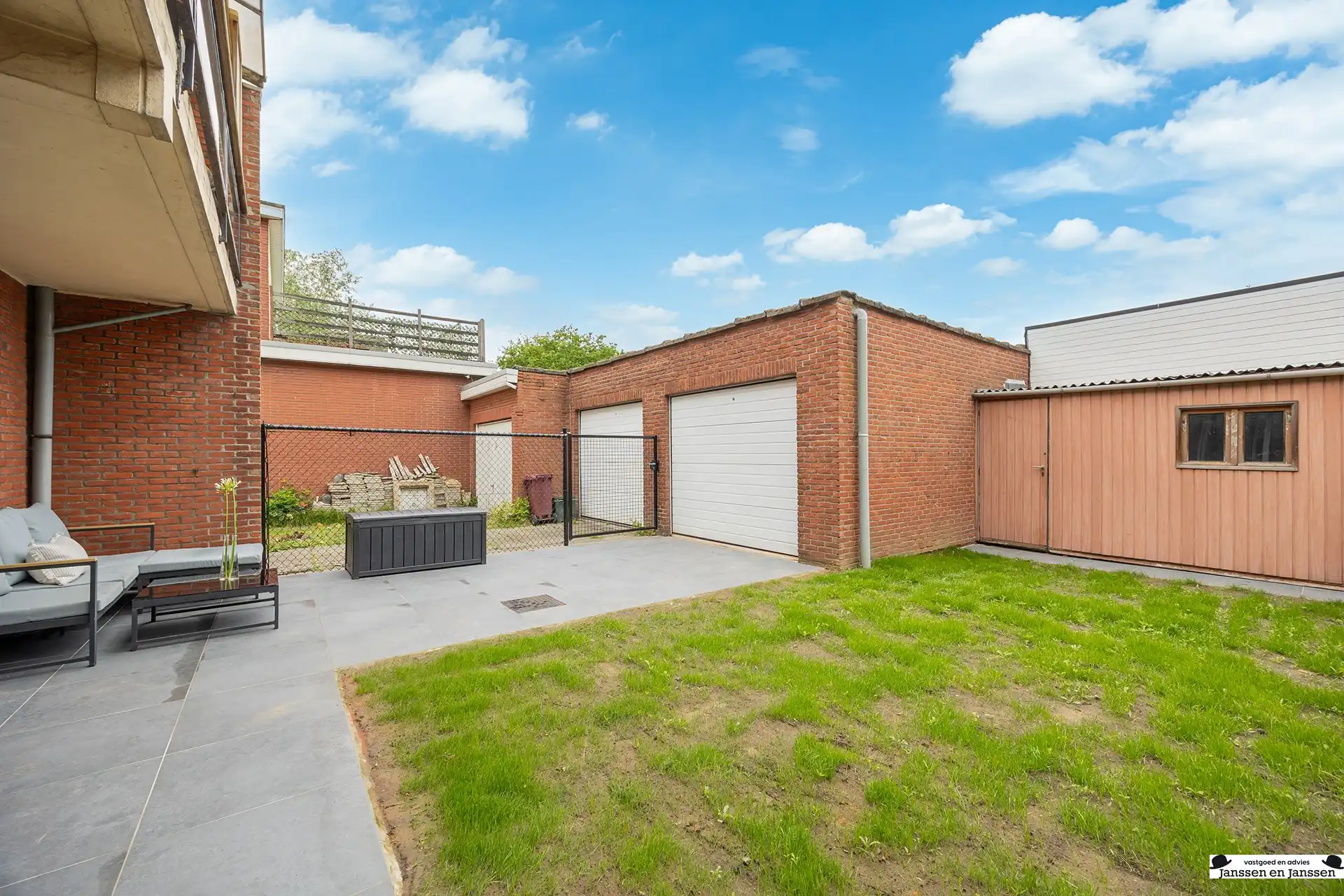Volledig gerenoveerd gelijkvloers appartement op top locatie foto 14