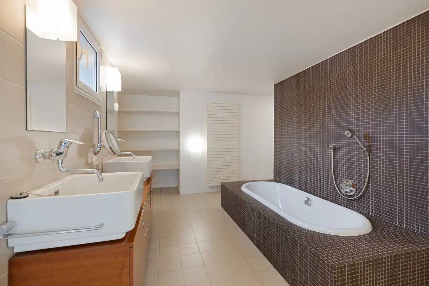 Moderne villa met ruime leefruimte, 4 slaapkamers en 2 badkamers op 13 are in gegeerde buurt Neerharen- Lanaken foto 27