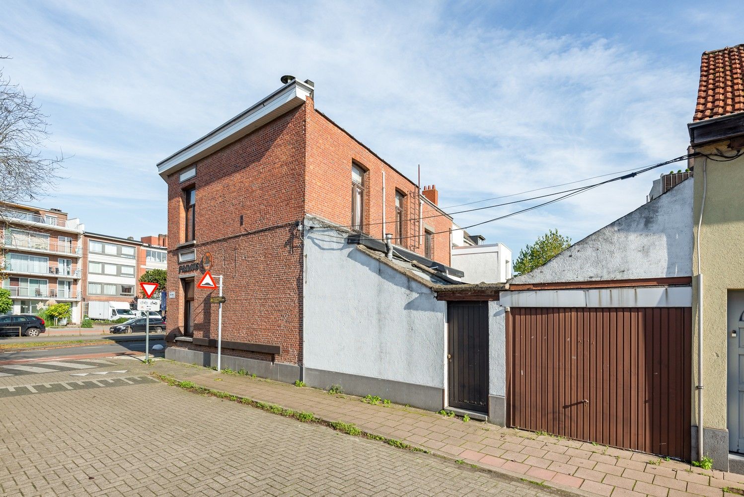 Renovatieproject te koop te Deurne! foto 10