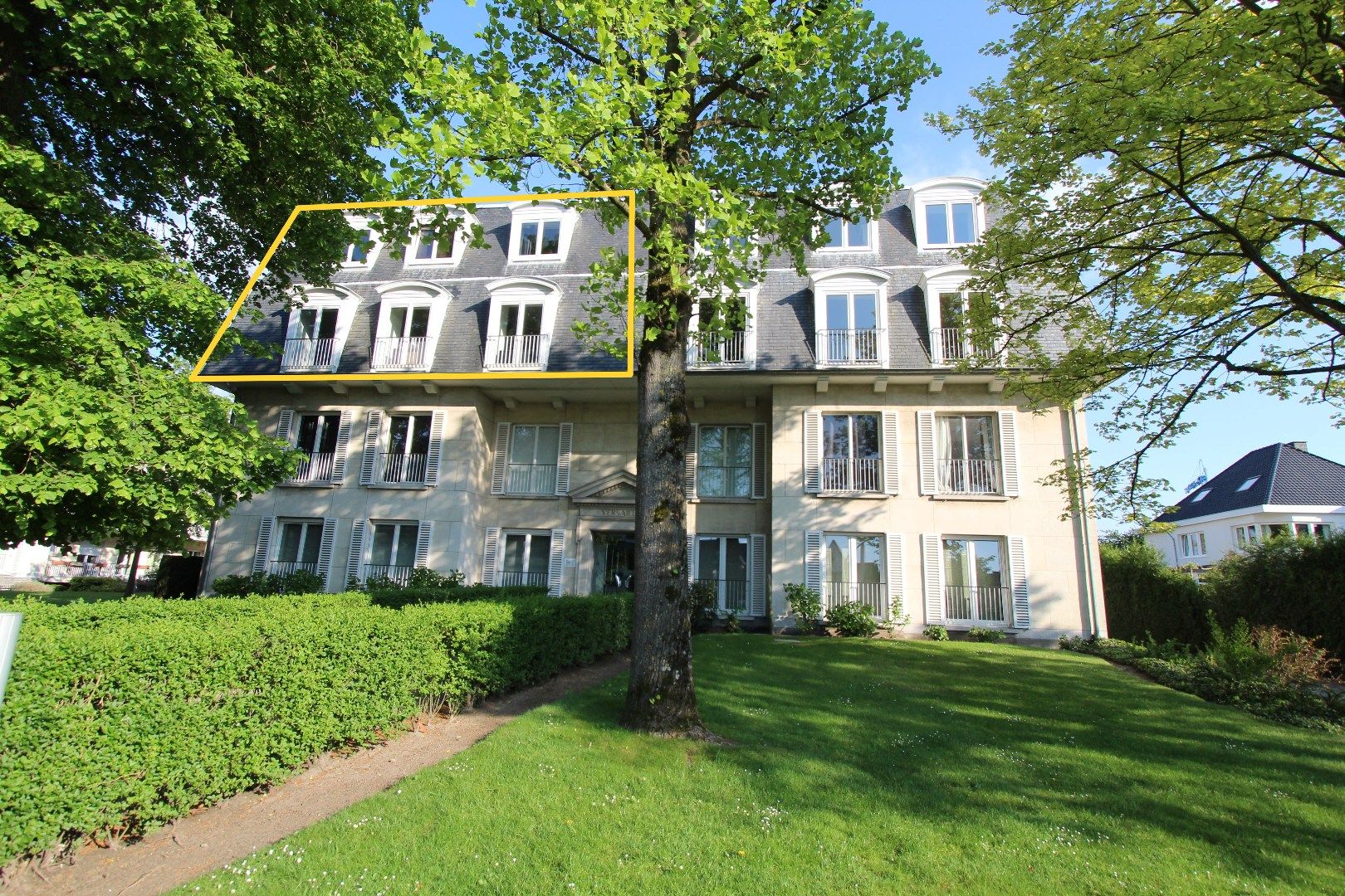 Ruim duplex-app met 3 slpk nabij de Sterre  foto {{pictureIndex}}